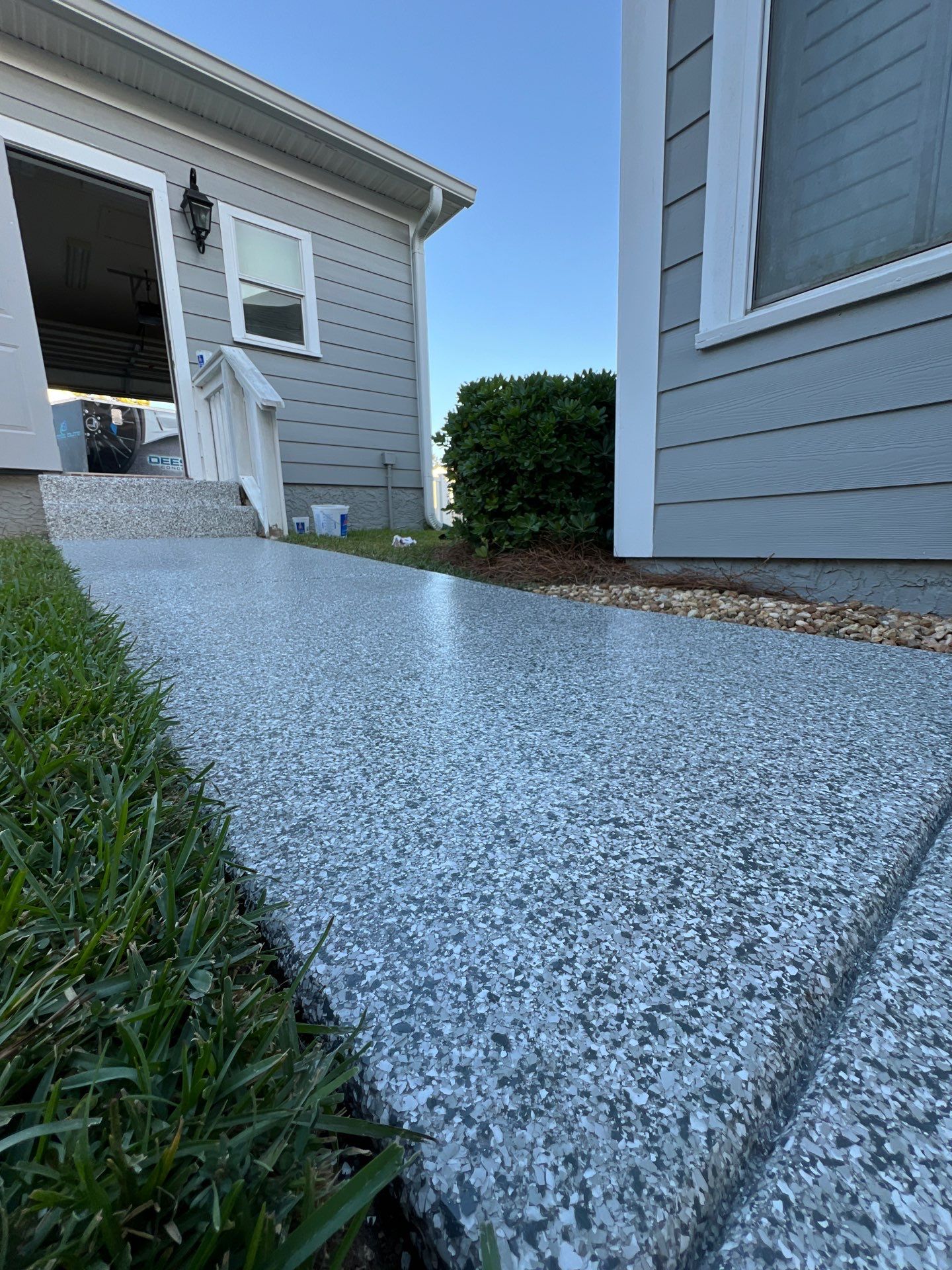 This is one floor Before & After you’re going to have to SEE to believe 👀 🤯 by Deese Elite Concrete Coatings