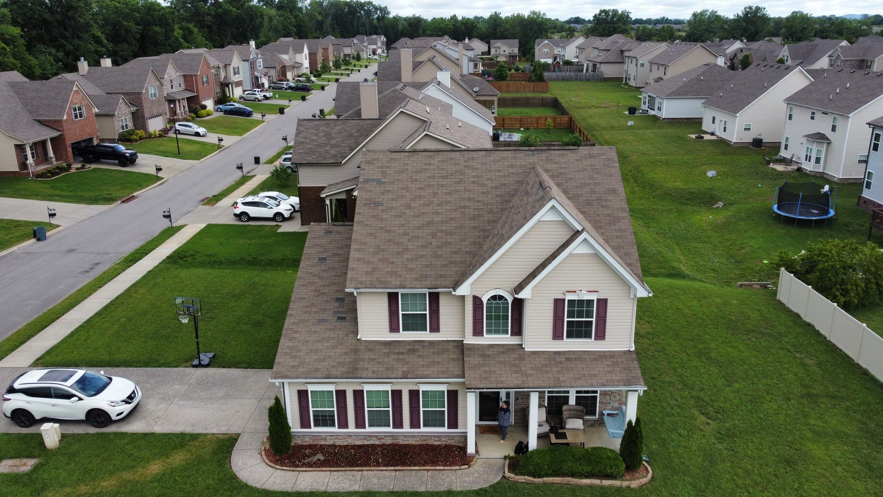 Residential Roofing Installation using Owens Corning Oakridge Roofing System by Undersun Roofing 