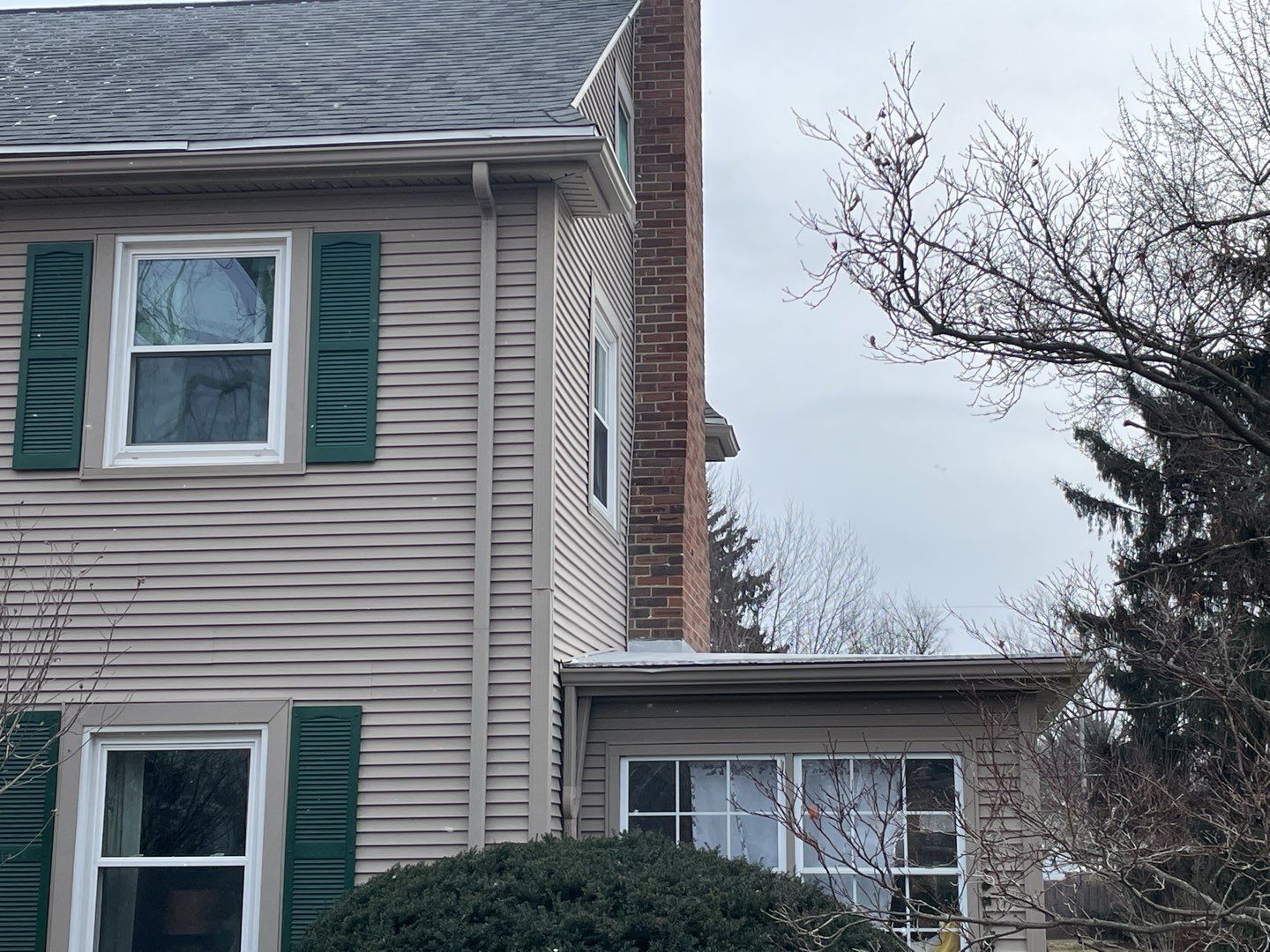 Residential Roofing Installation using Vic West Nothridge Slate by 4Ever Metal Roofing