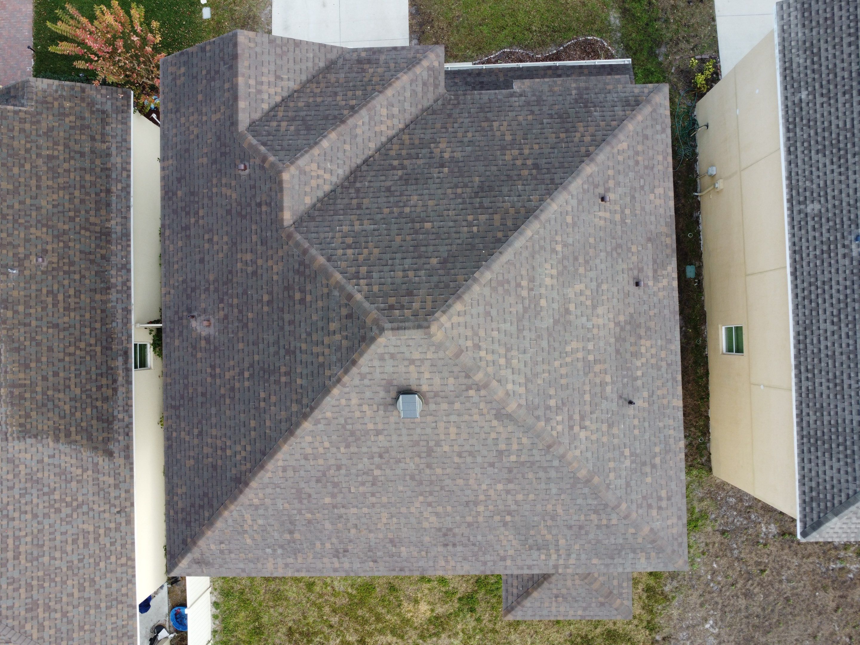 Roof replacement in Wimauma, FL by Steadfast Roofing 