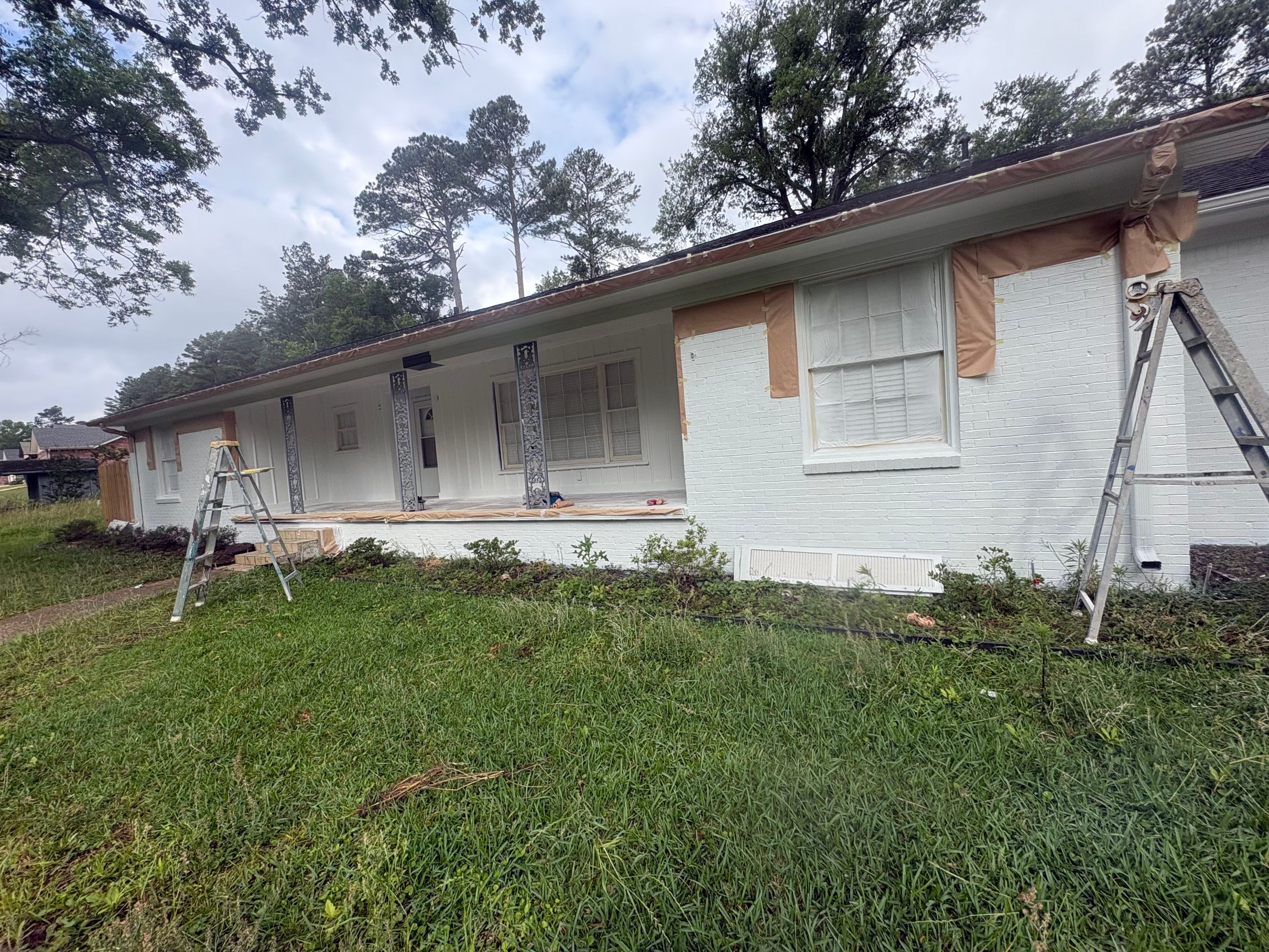 From Gray to Modern White: Exterior Repaint in Tyler, TX by Quality Coats Painting