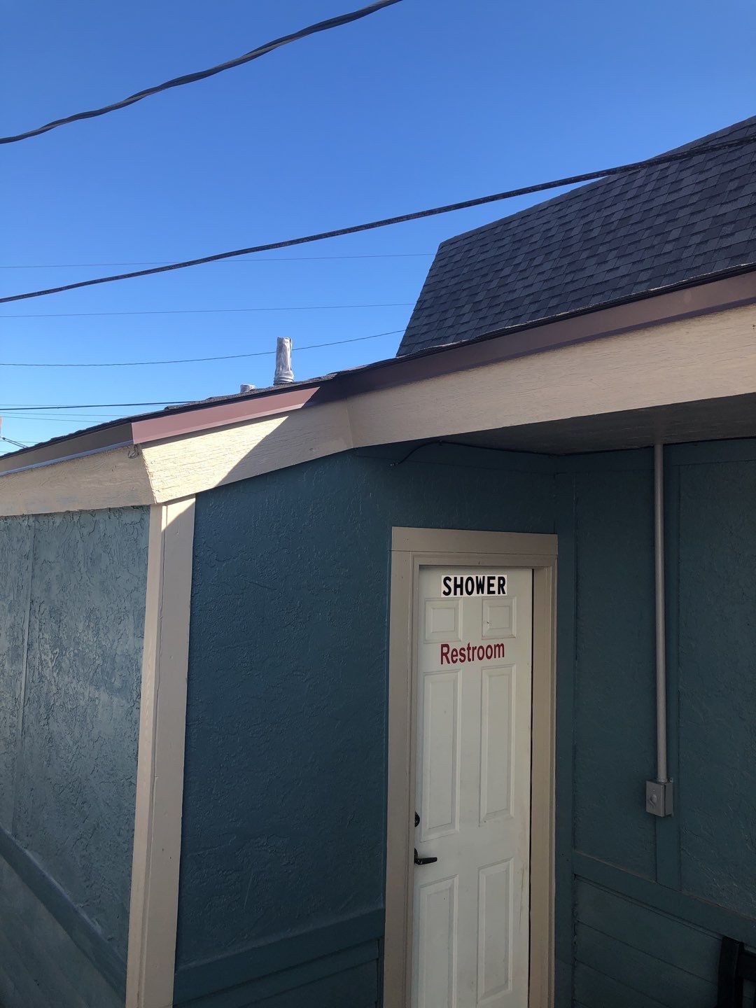 Gutter Installation using Wicker K-Style Seamless Gutters by Gutter Professors