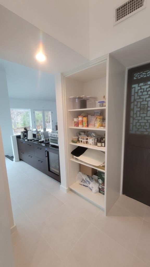 Modern & Clean Kitchen by SLM General Contractors & Roofing