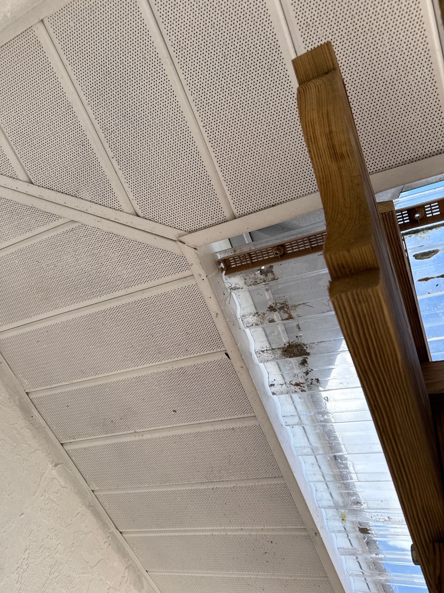 Seamless Aluminum Gutter Installation using 6 Inch Seamless Gutters in Sarasota FL by Gutter Professors