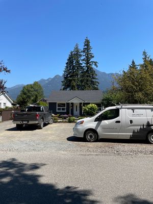 Residential Roofing Installation using OC Oakridge shingles