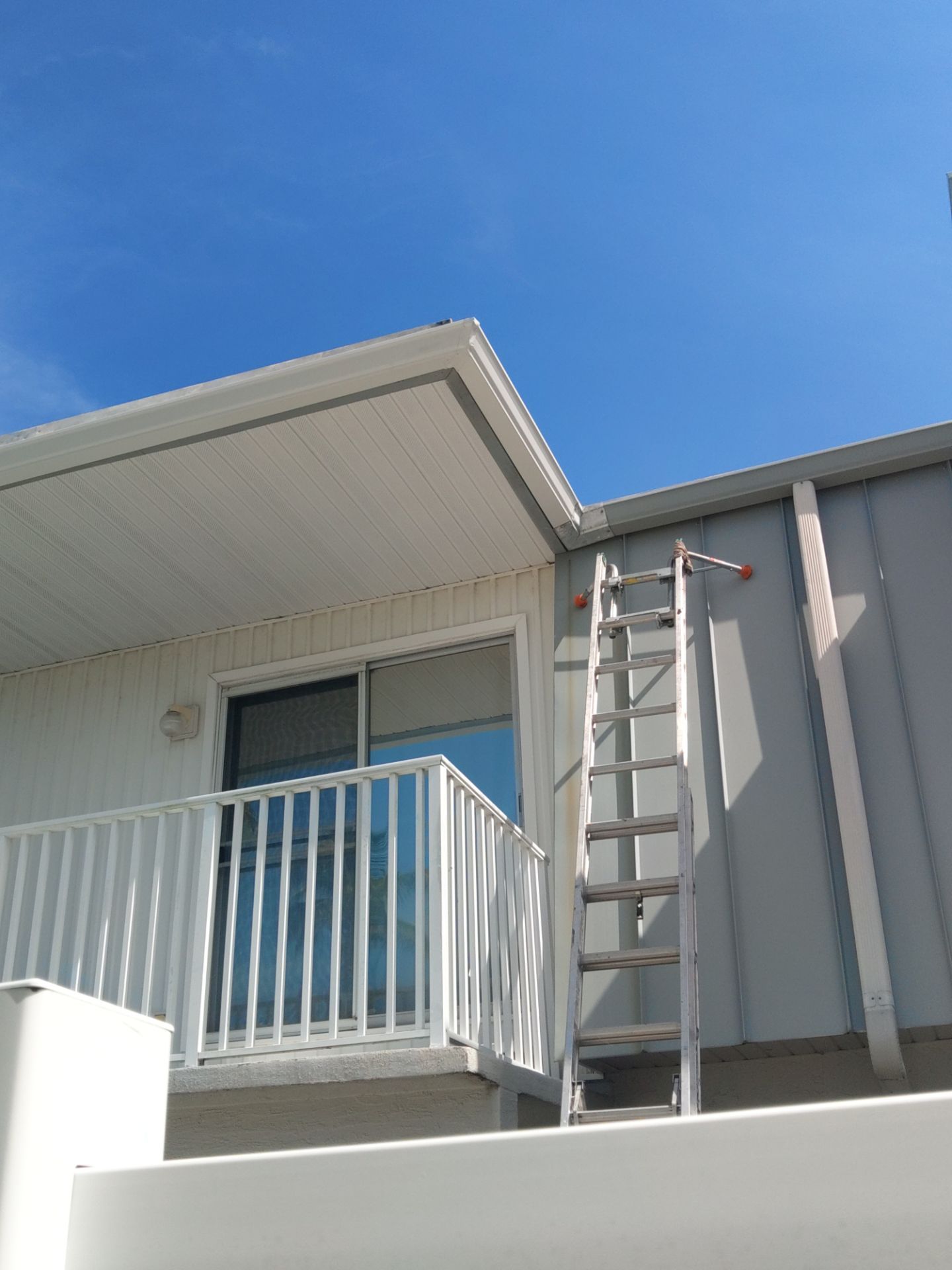 Fort Myers FL Soffit and Fascia Replacement  by Gutter Professors