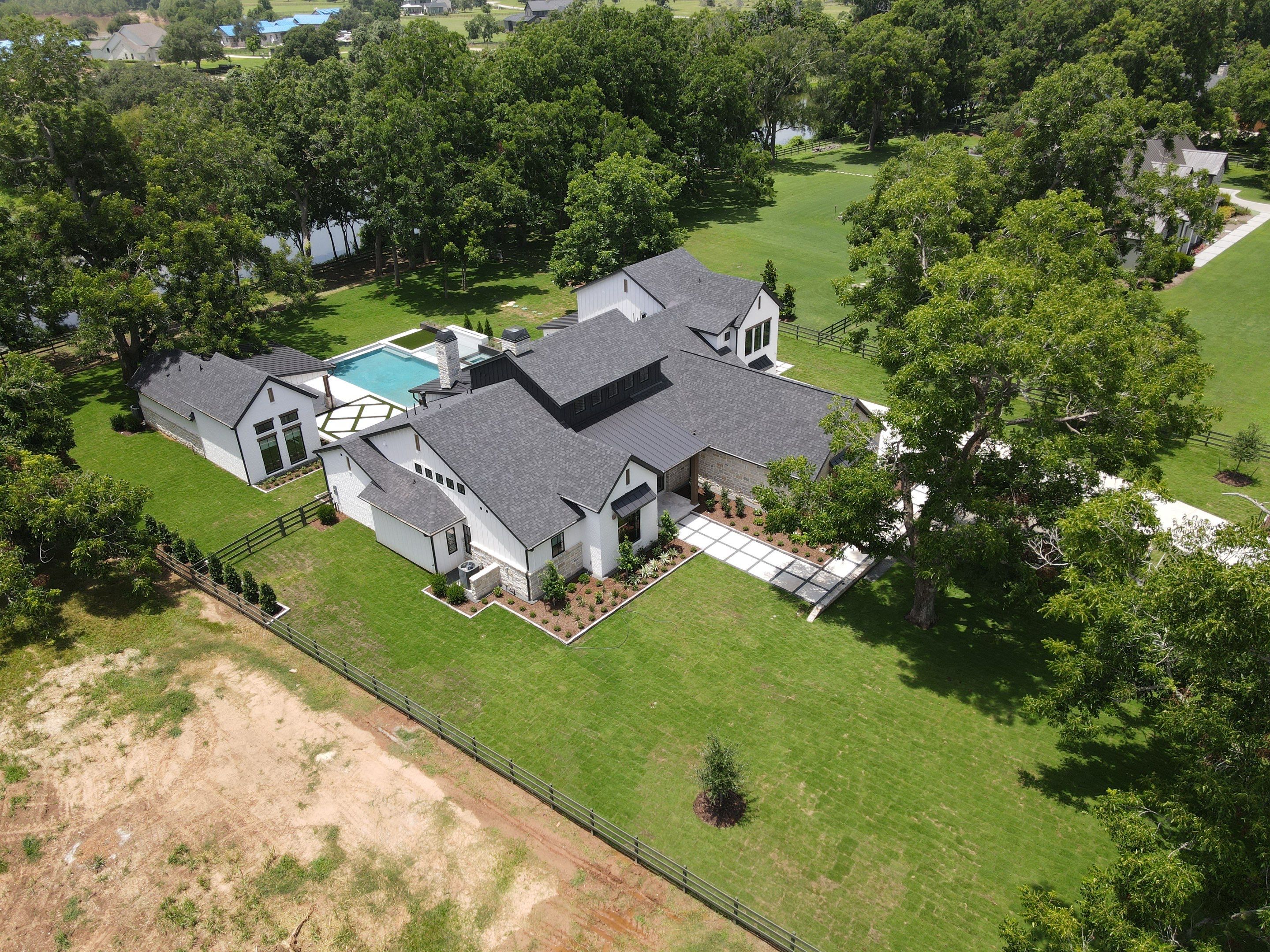 Sleek Design in Fulshear TX by Level 7 Companies