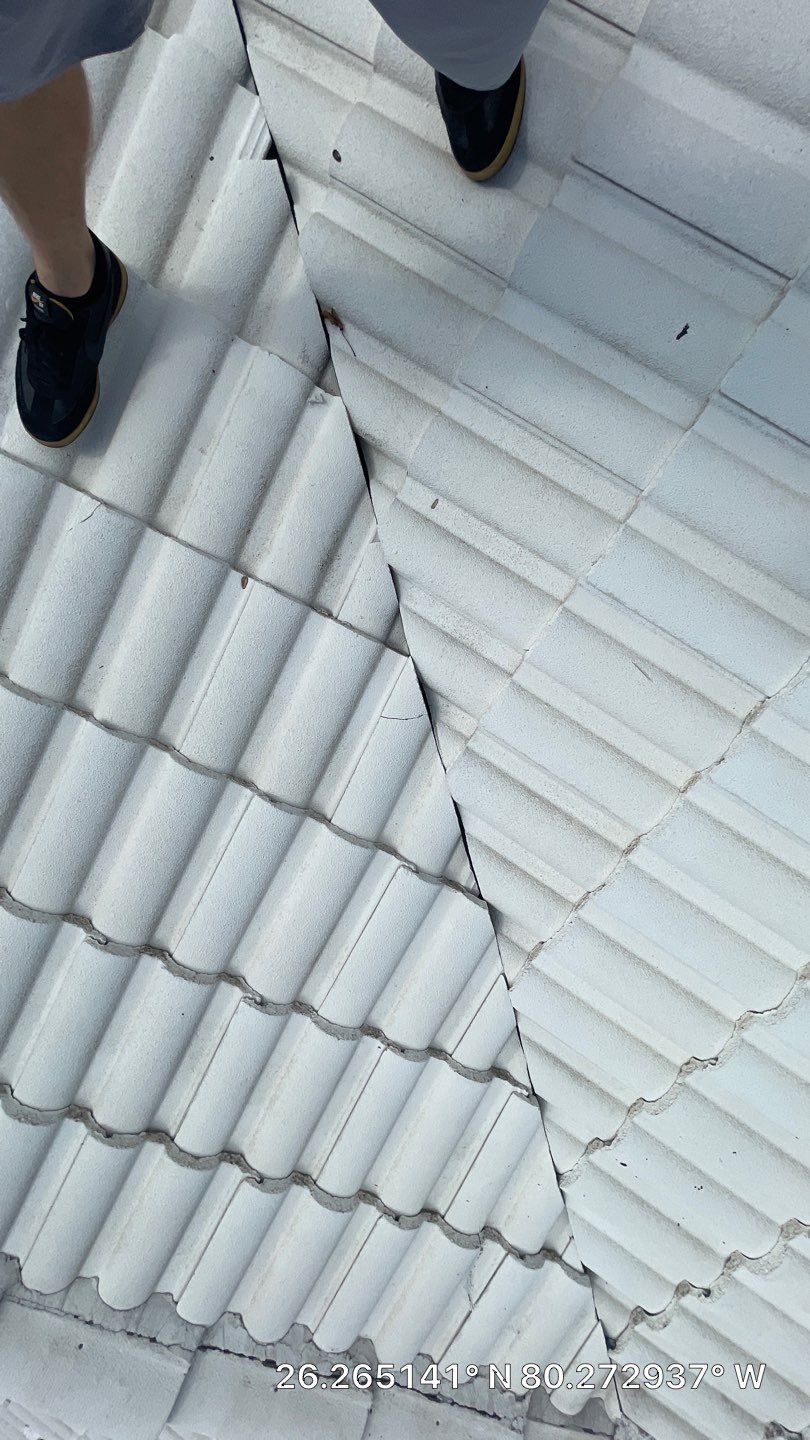 ๐ Customer Spotlight: Lee M. (Black Boater) โ Aastro Roofing Delivers Exceptional Service Again! ๐ by Aastro Roofing