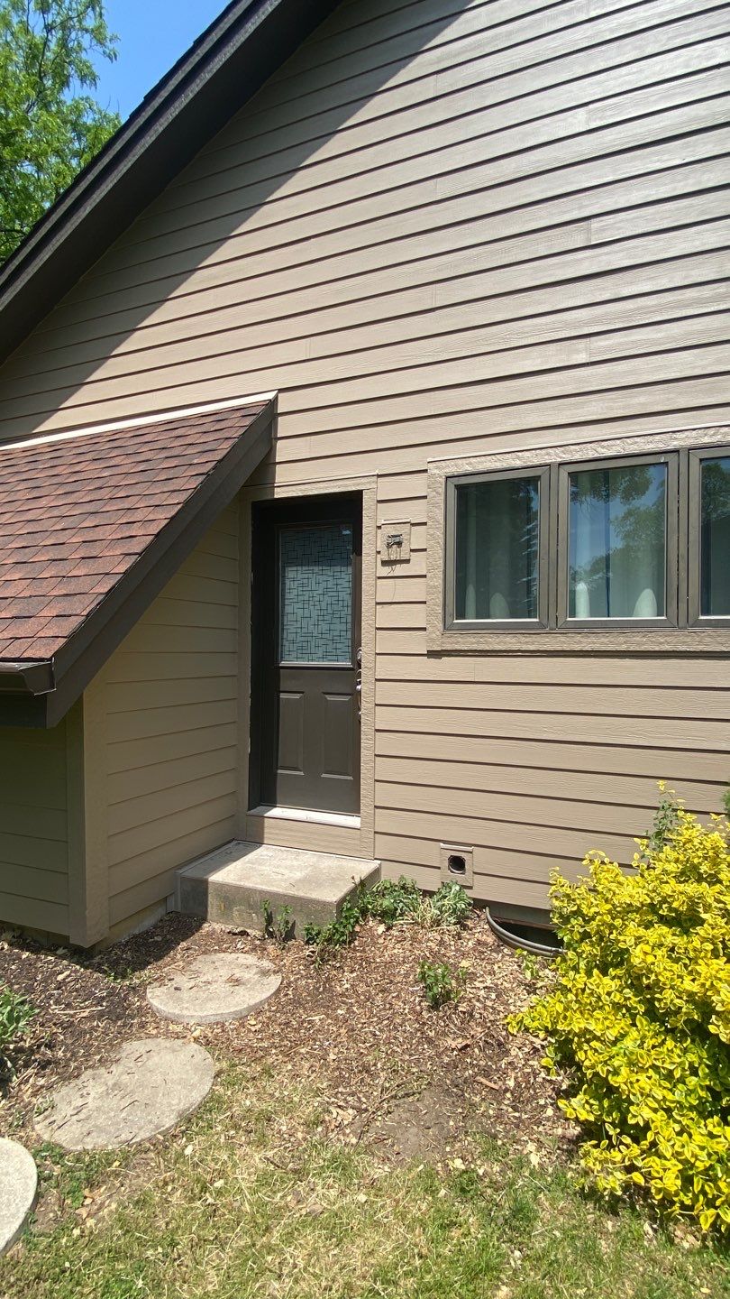 James Hardie Vinyl Siding Installation by Custom Installations, Inc.