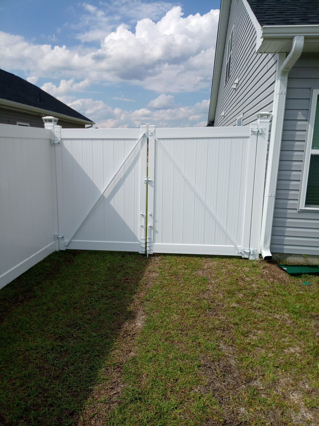Hamilton Vinyl Privacy Project in Grimesland by Superior Fence and Rail