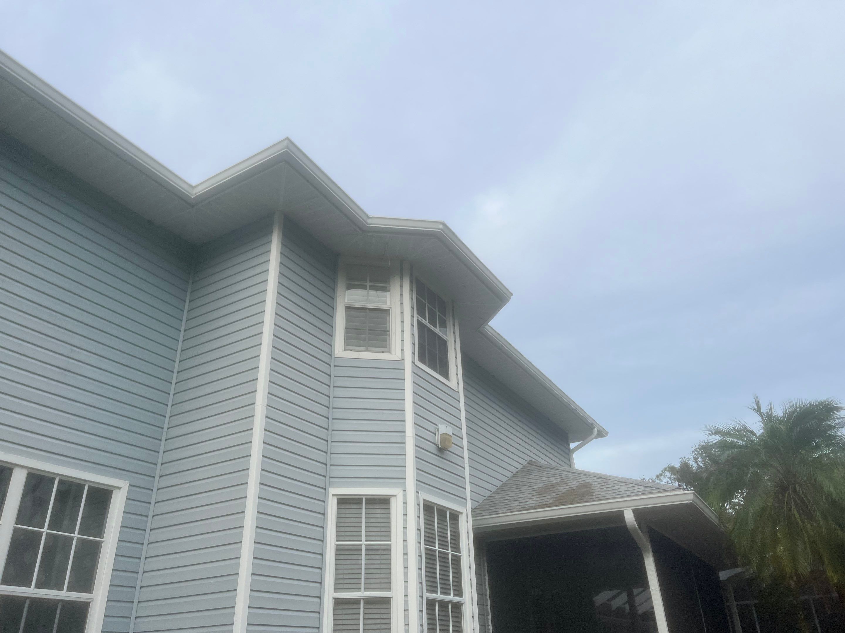 6-inch Seamless Gutters Installed in Bradenton FL by Gutter Professors