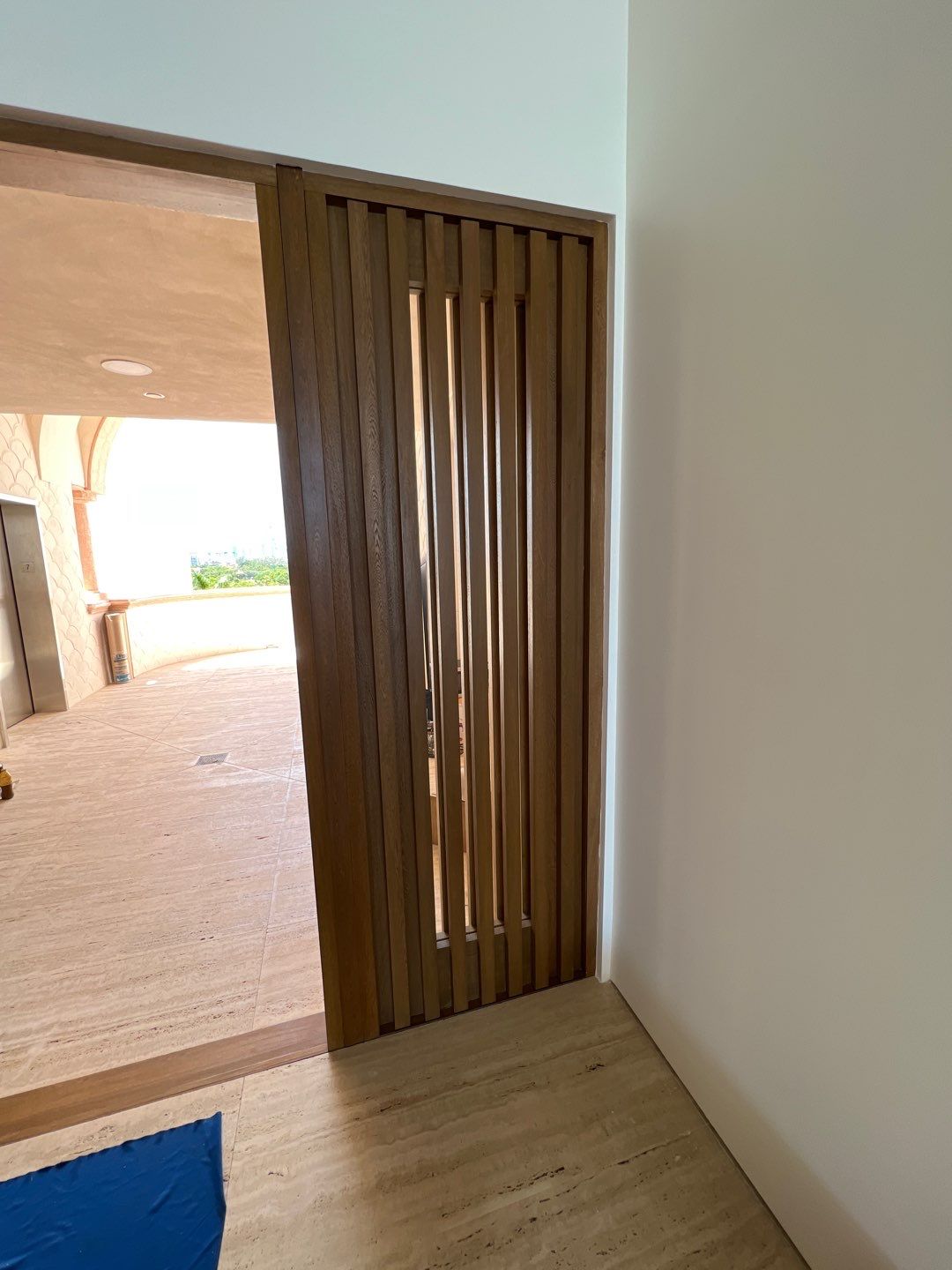 7774 - FISHER ISLAND by Impact Precious Wood Inc.