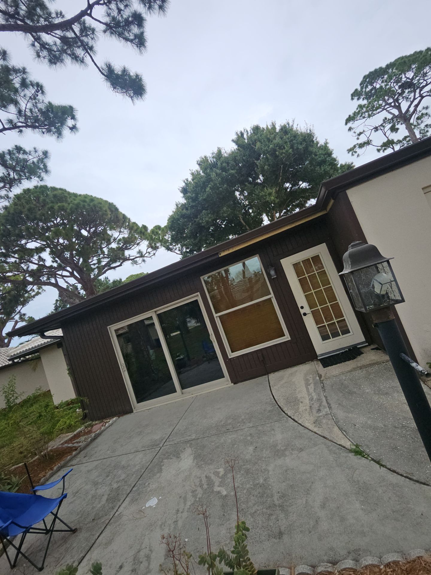 Seamless Aluminum Gutter Installation using Musket Brown Seamless Gutters in Nokomis FL by Gutter Professors
