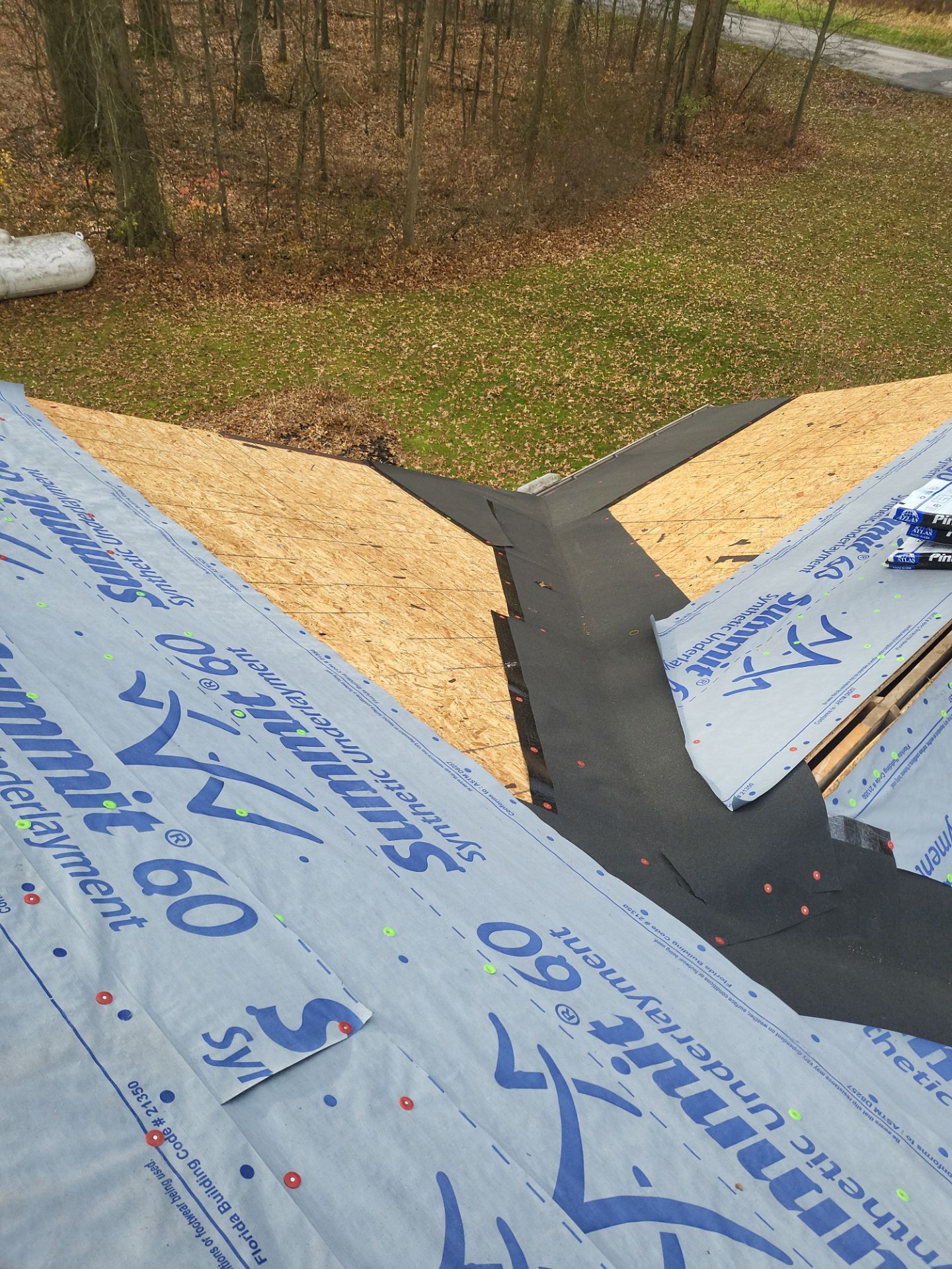 ATLAS PINNACLE COLOR: BURNT HICKORY DRIP EDGE: ROYAL BROWN by Eagle Eye Roofing