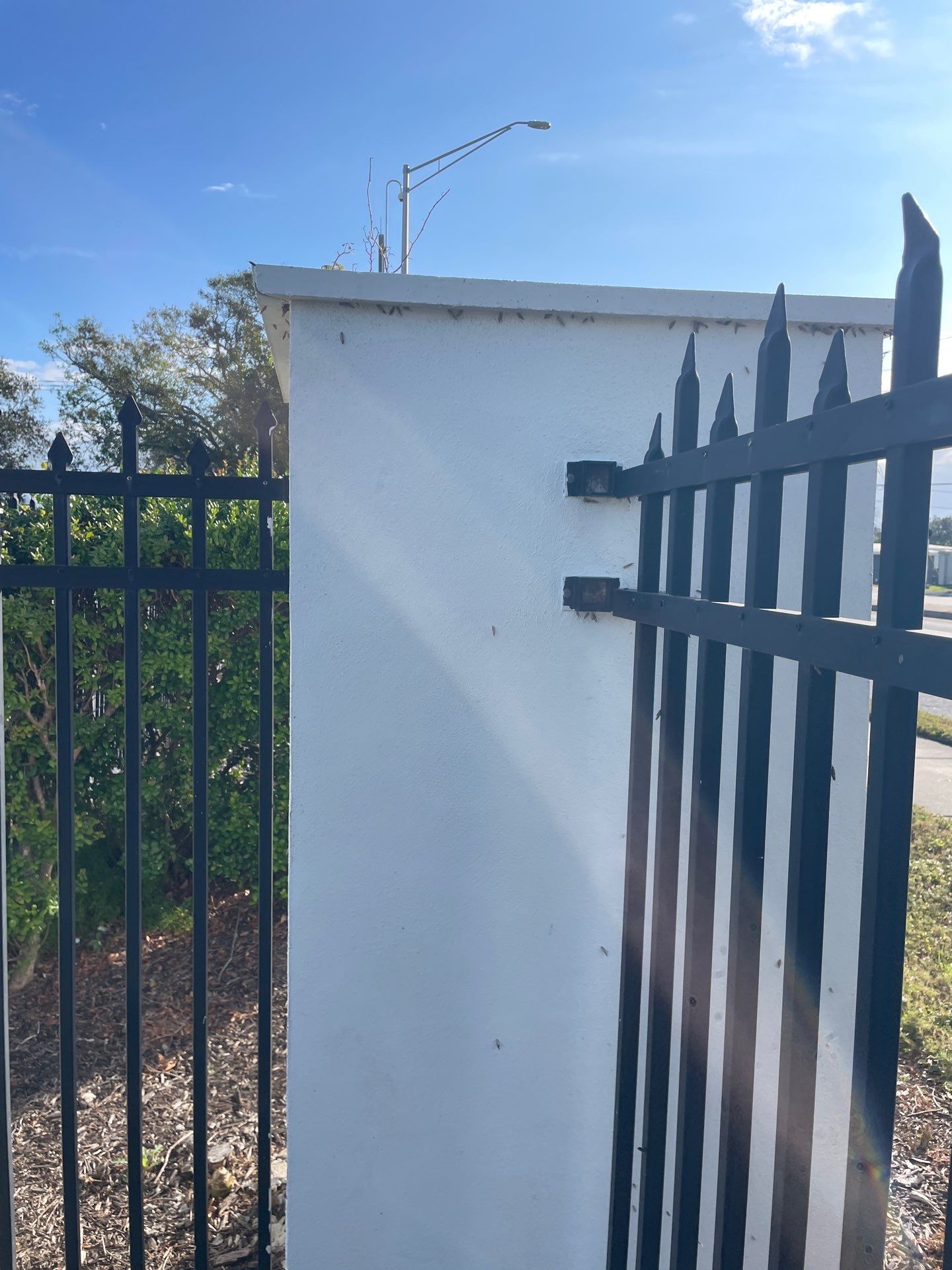 211 63rd Ave W  by H&Y Fence