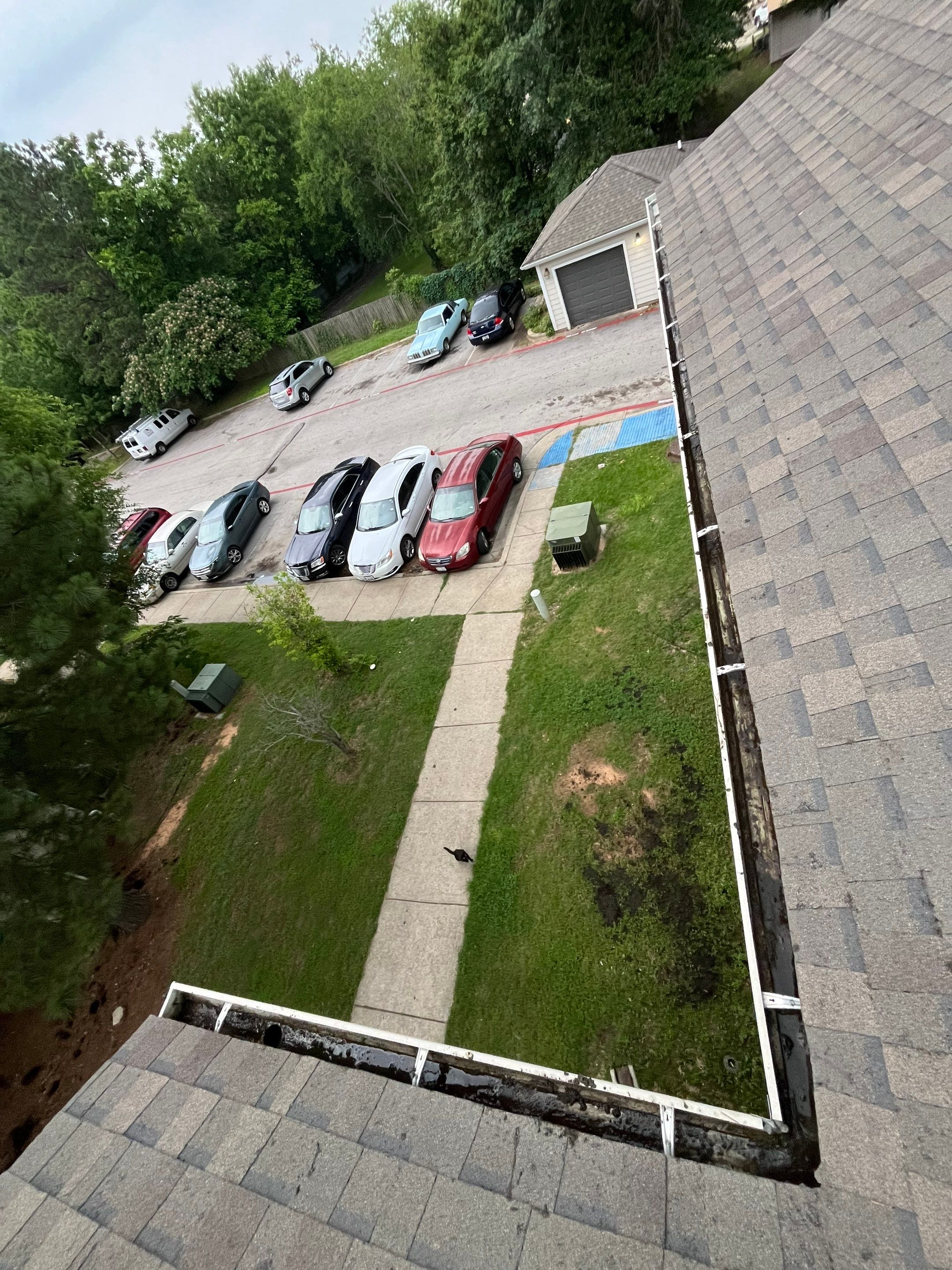 HOA gutter cleaning after photo.