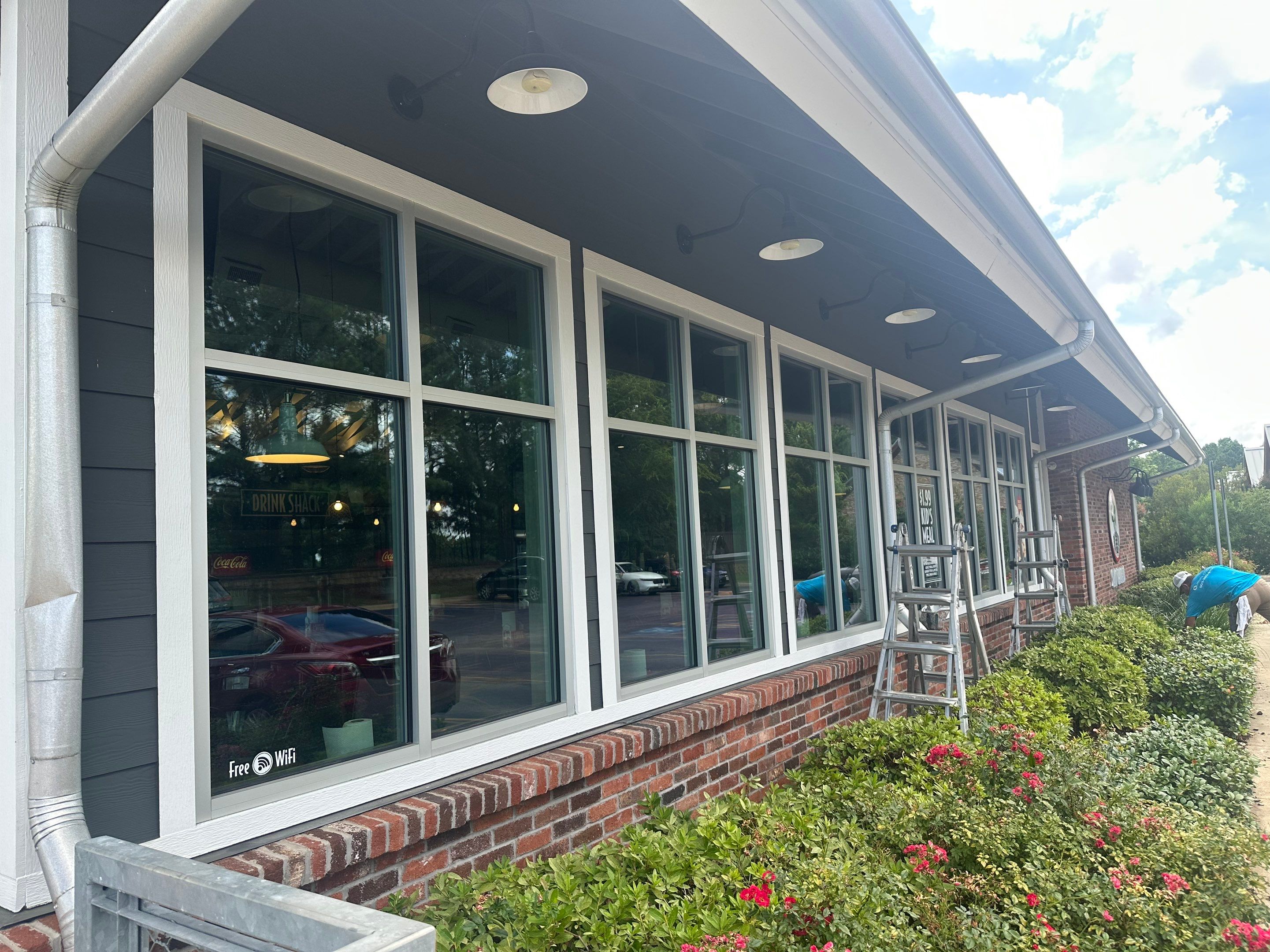 Commercial Exterior Update – Slim Chickens by Quality Coats Painting