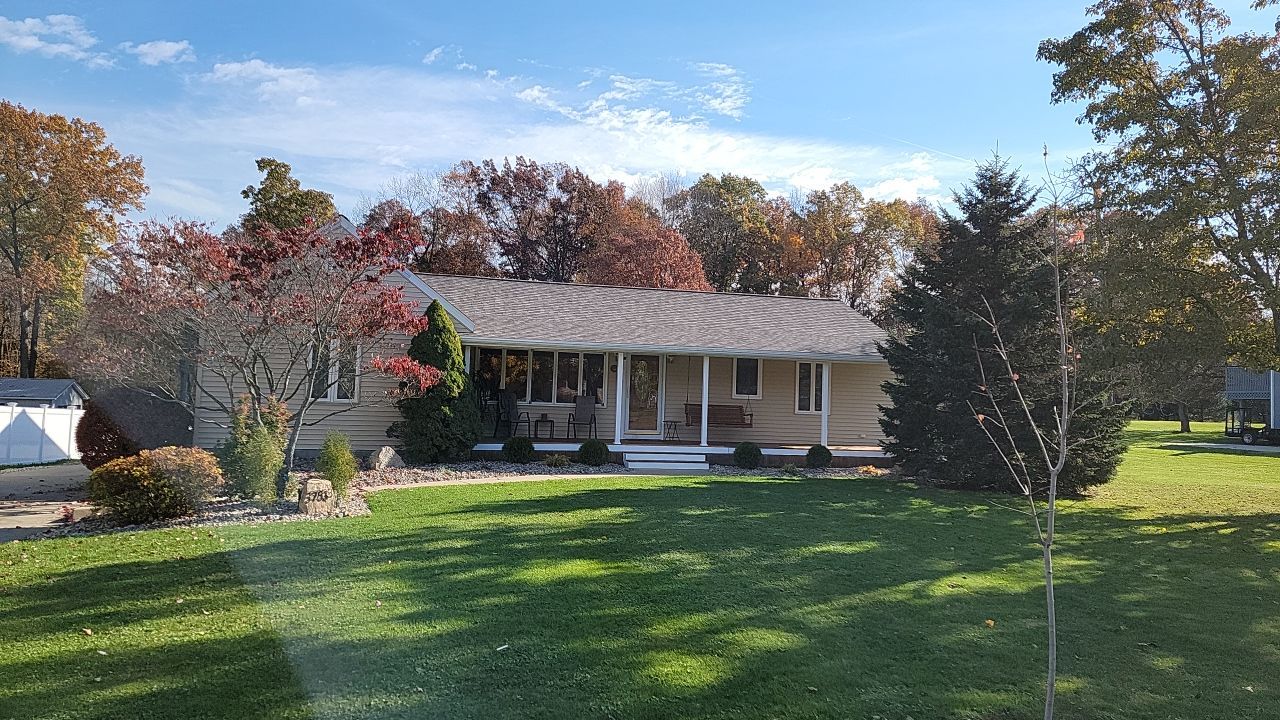 Brand: Atlas Pinnacle Color: Pristine Scotchgard Majestic Shake Drip: White by Eagle Eye Roofing