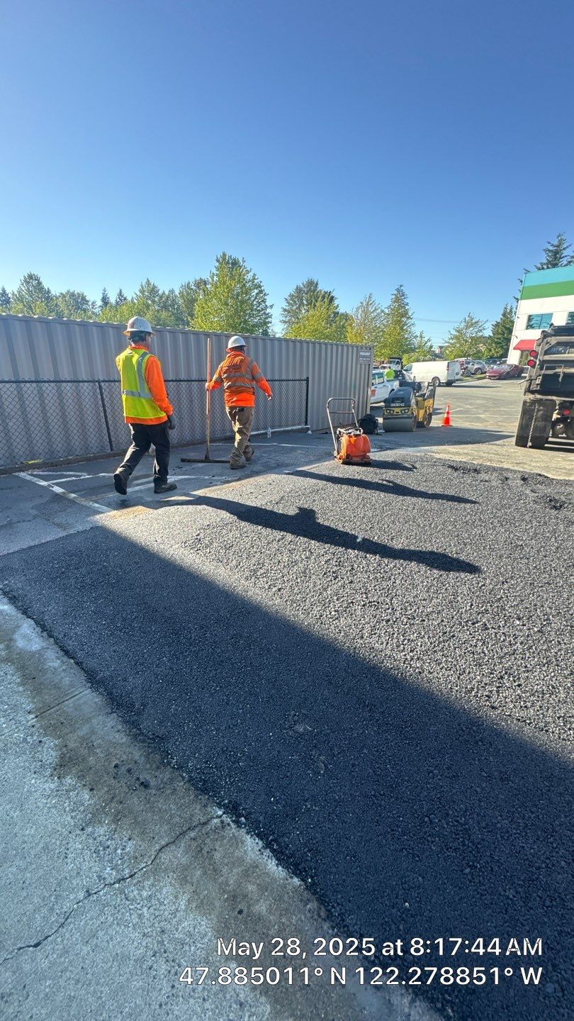 Commercial Sealcoat & Asphalt Patch Repair | Lynnwood  by Jireh Asphalt & Concrete Inc 