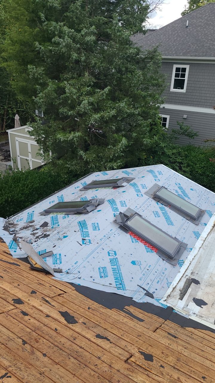 Arlington: CertainTeed Landmark Designer Shingles in Colonial Slate by RM Banning, Inc.