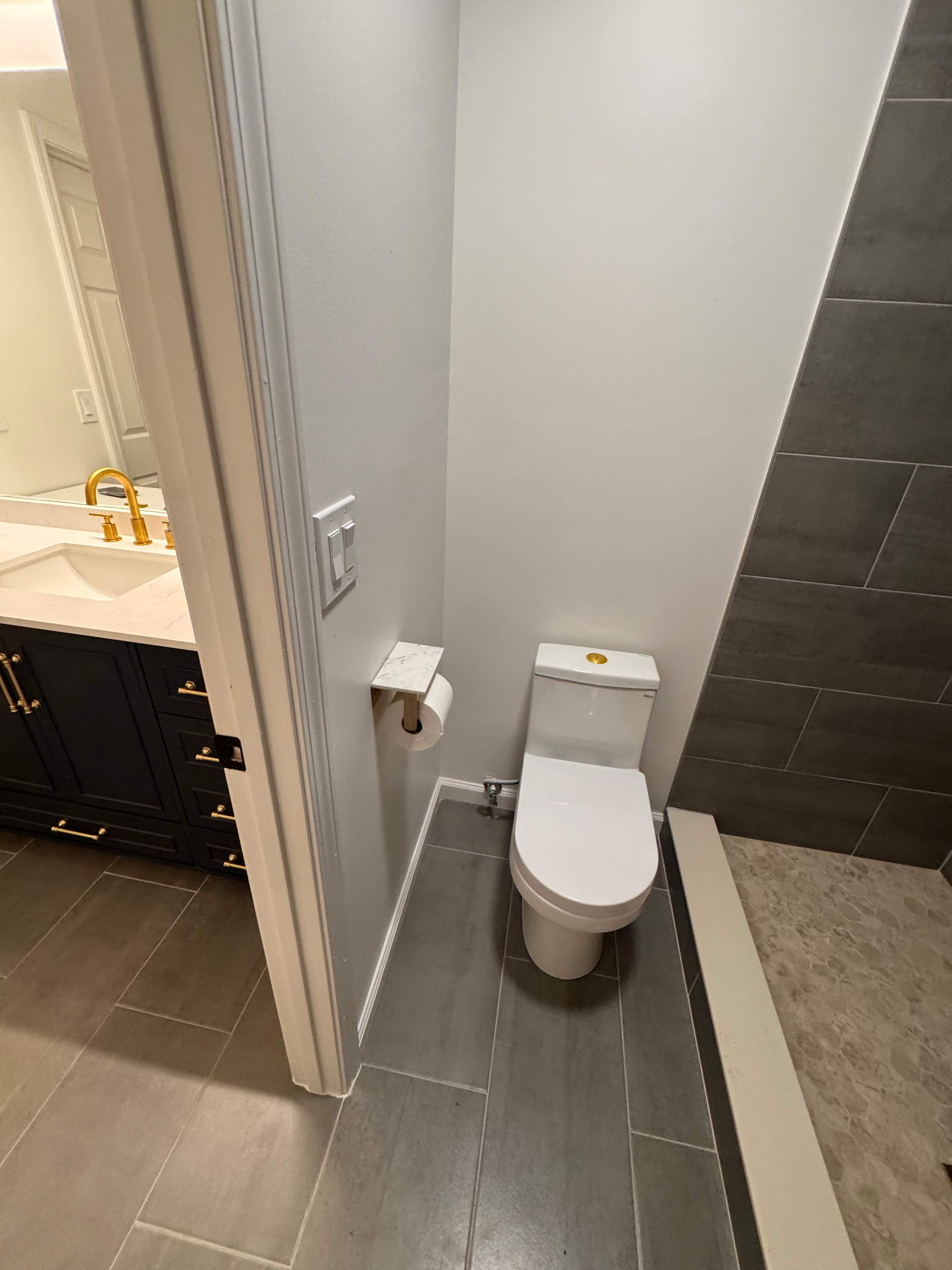 Jack and Jill bathroom renovation by Prudencio