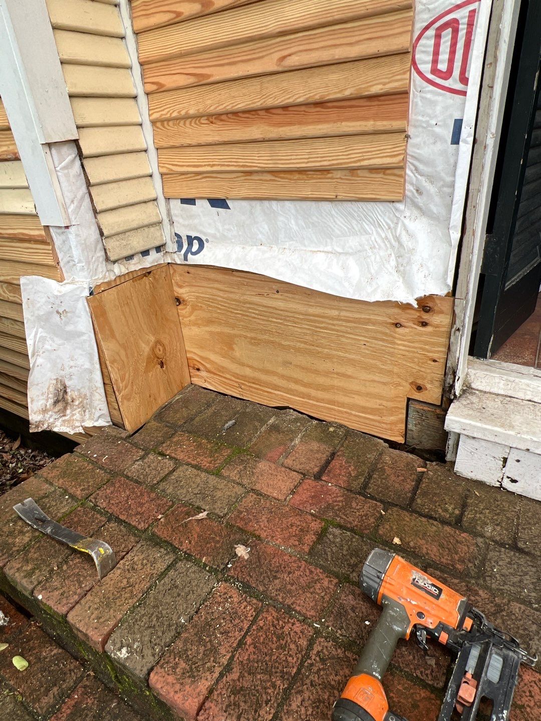 Alexandria: Siding Replacement with Solid Pine Wood Lap Siding by RM Banning, Inc.