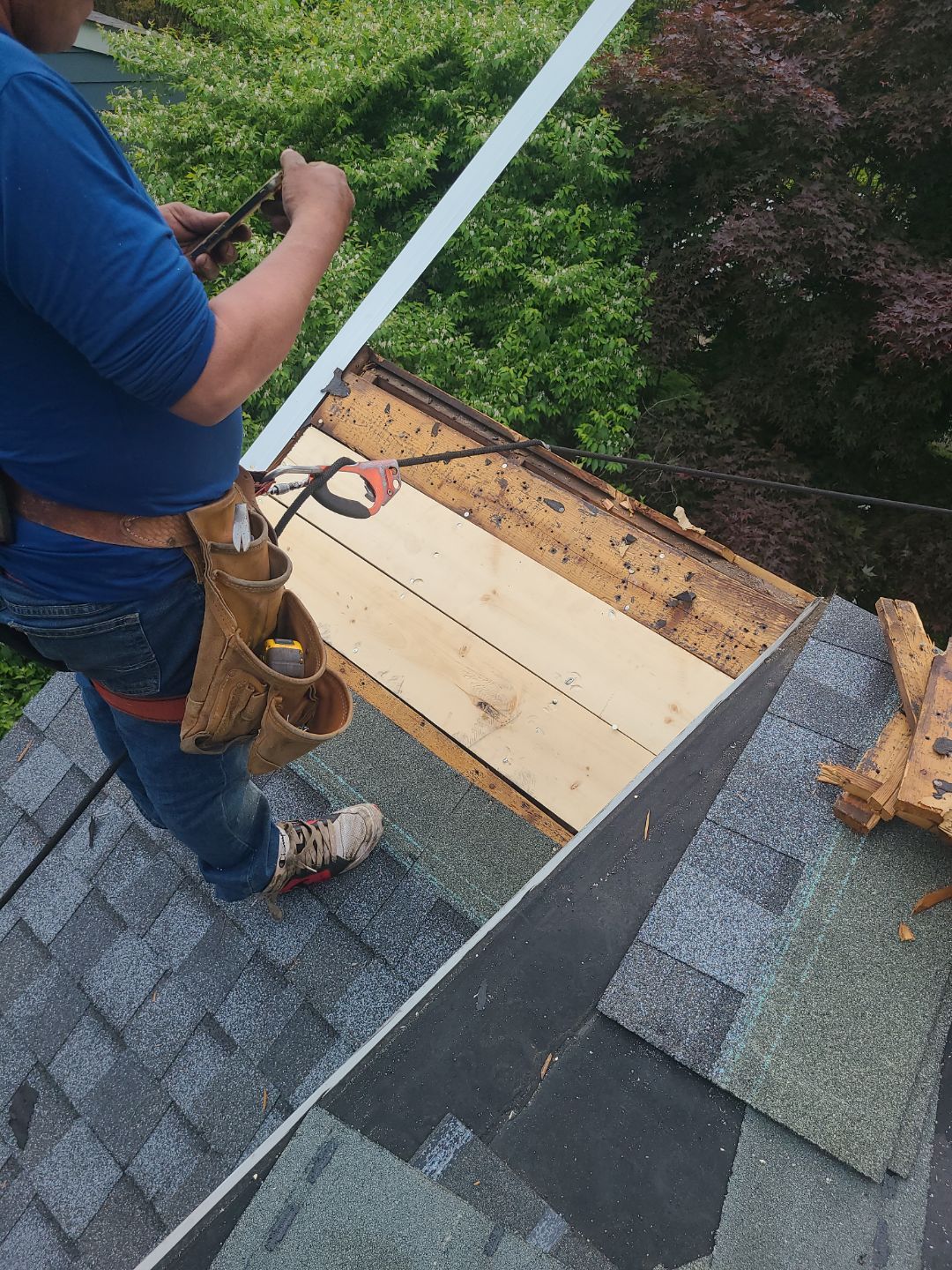 Falls Church: CertainTeed Landmark Pro Designer Shingles in Max Def Pewter by RM Banning, Inc.