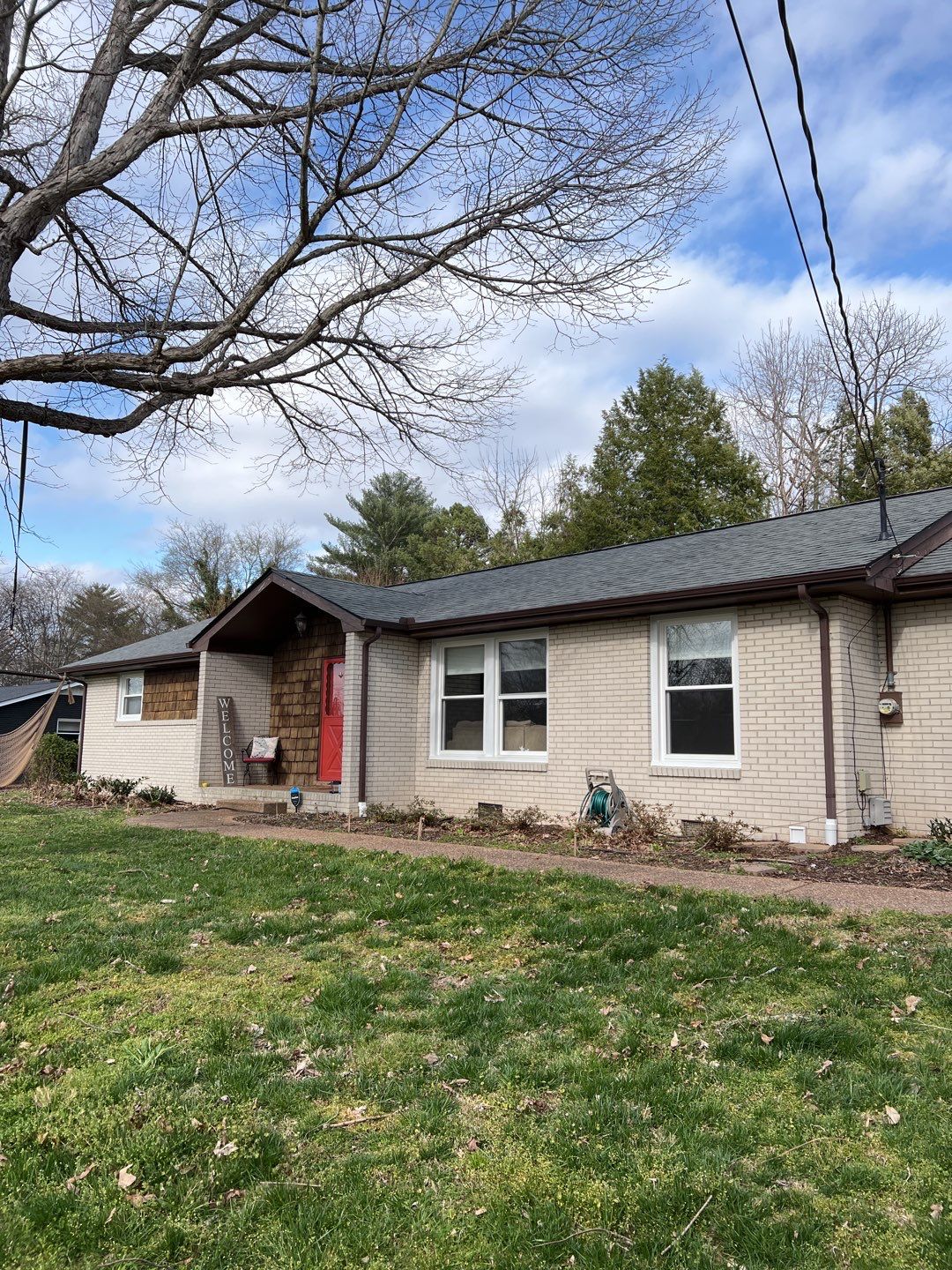 Residential Roofing Installation using Owens Corning Oakridge Roofing System by Undersun Roofing 