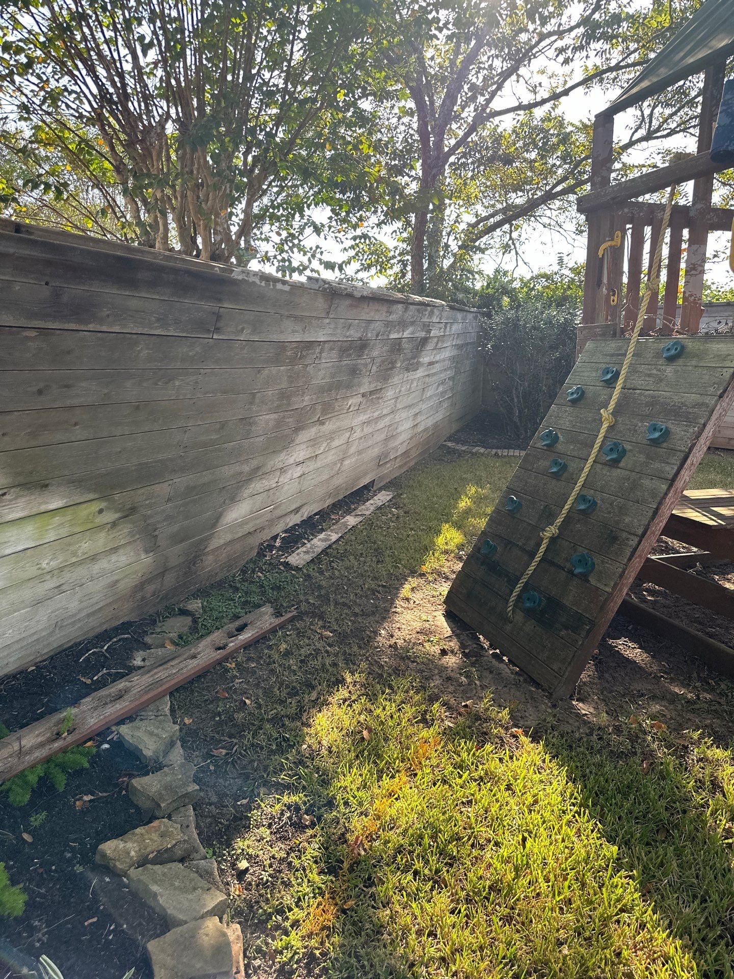 Fence Installation using Premium horizontal WRC by Tim's Fences