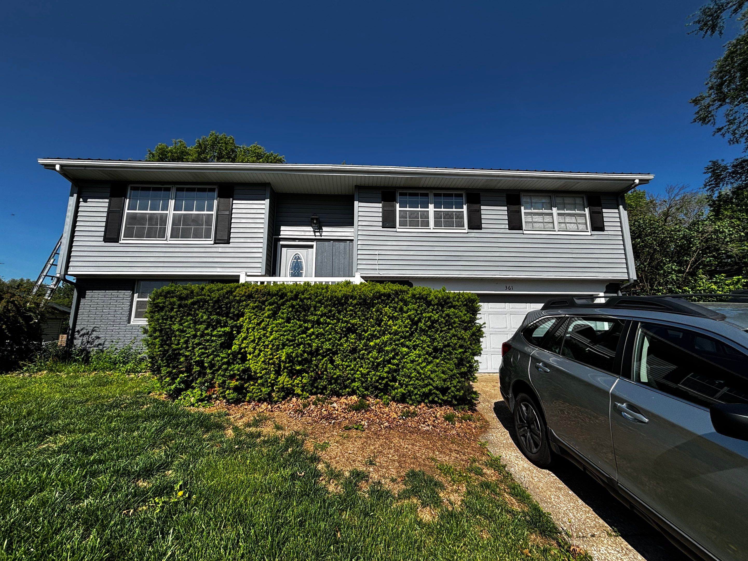 Exterior Siding, Caulking & Gutter Repair – Belleville, IL by Legendary Services Company LLC.