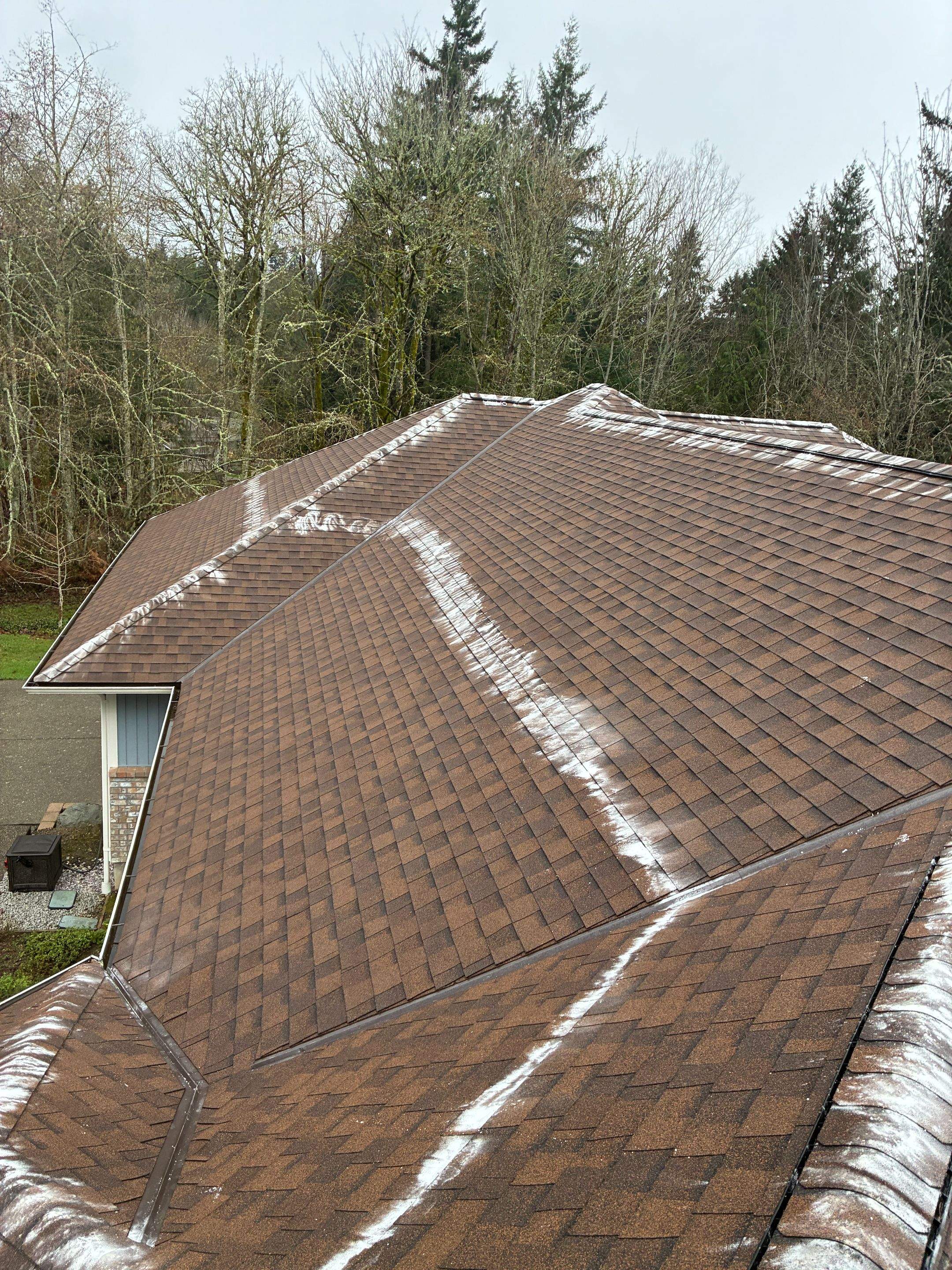 Residential Roof Cleaning in Bremerton, WA by Hanley Construction