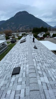 Residential Roofing Installation using OC Oakridge shingles