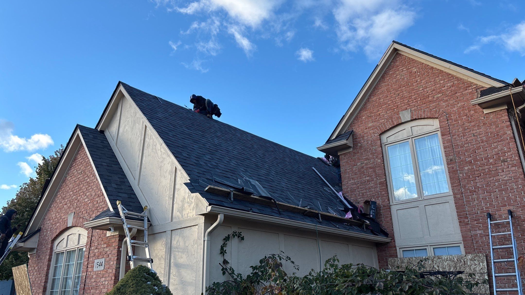 Roof Replacement using Owens Corning Williamsburg Grey by 180 Contractors