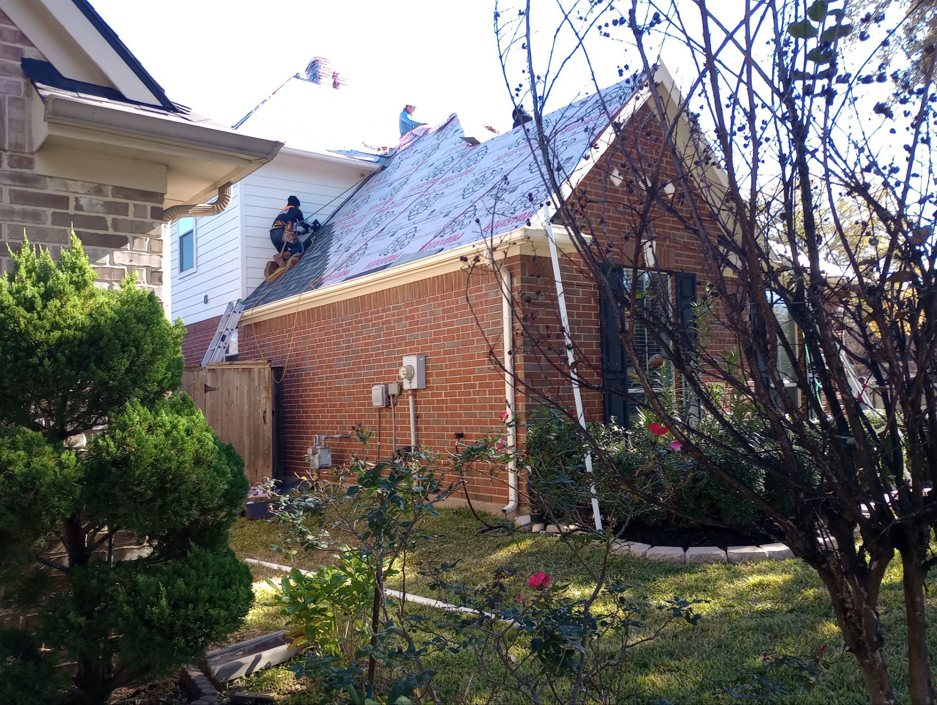 Residential Roofing Installation using Owen's Corning Duration (Lifetime) Shingles by Roof Repair Company