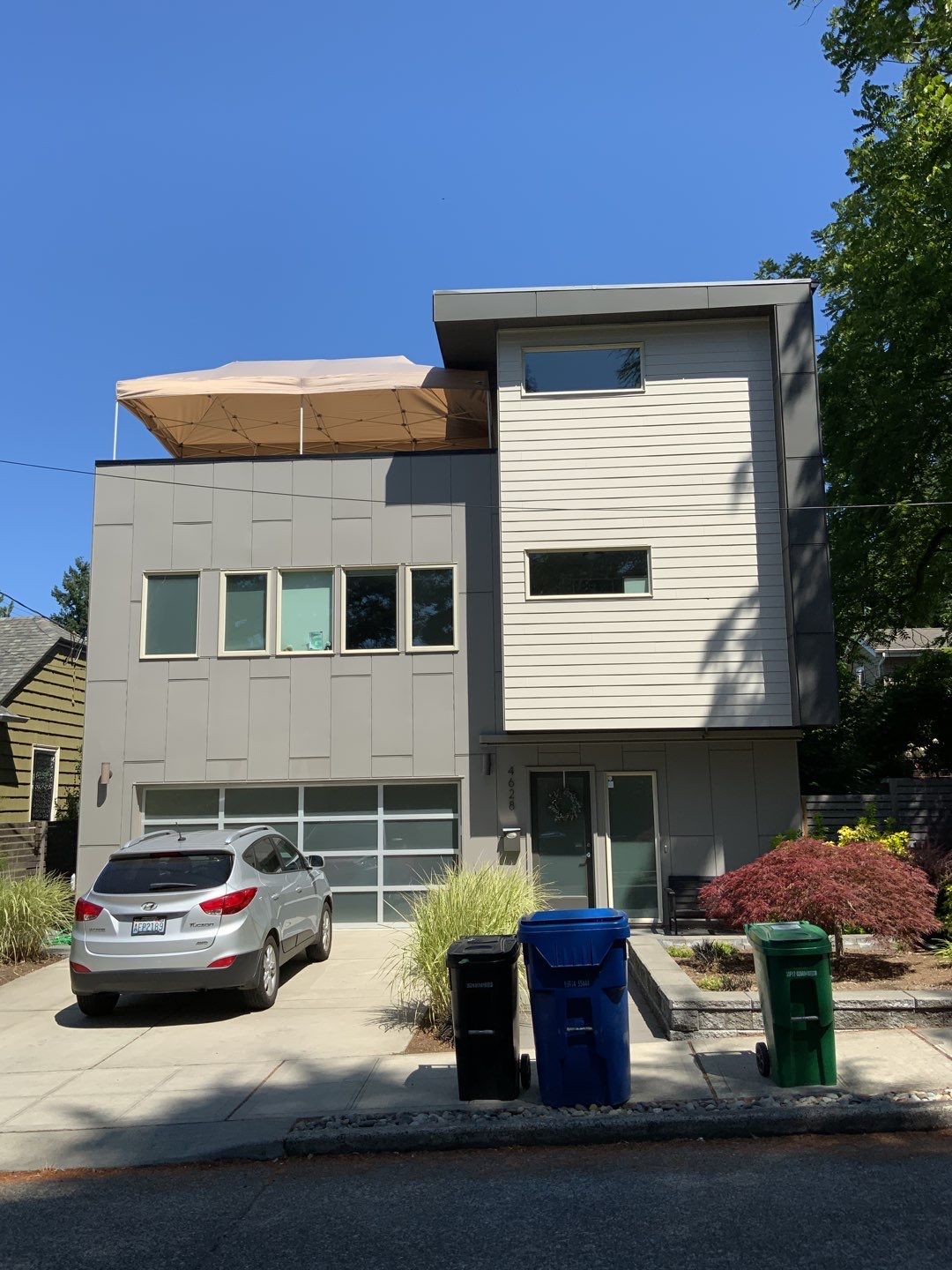 North Admiral Rooftop by Alki deck builders 