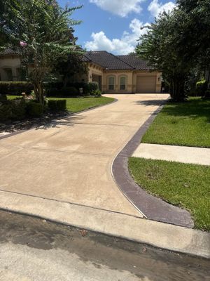 Stucco House Wash and Concrete Driveway Cleaning in Friendswood