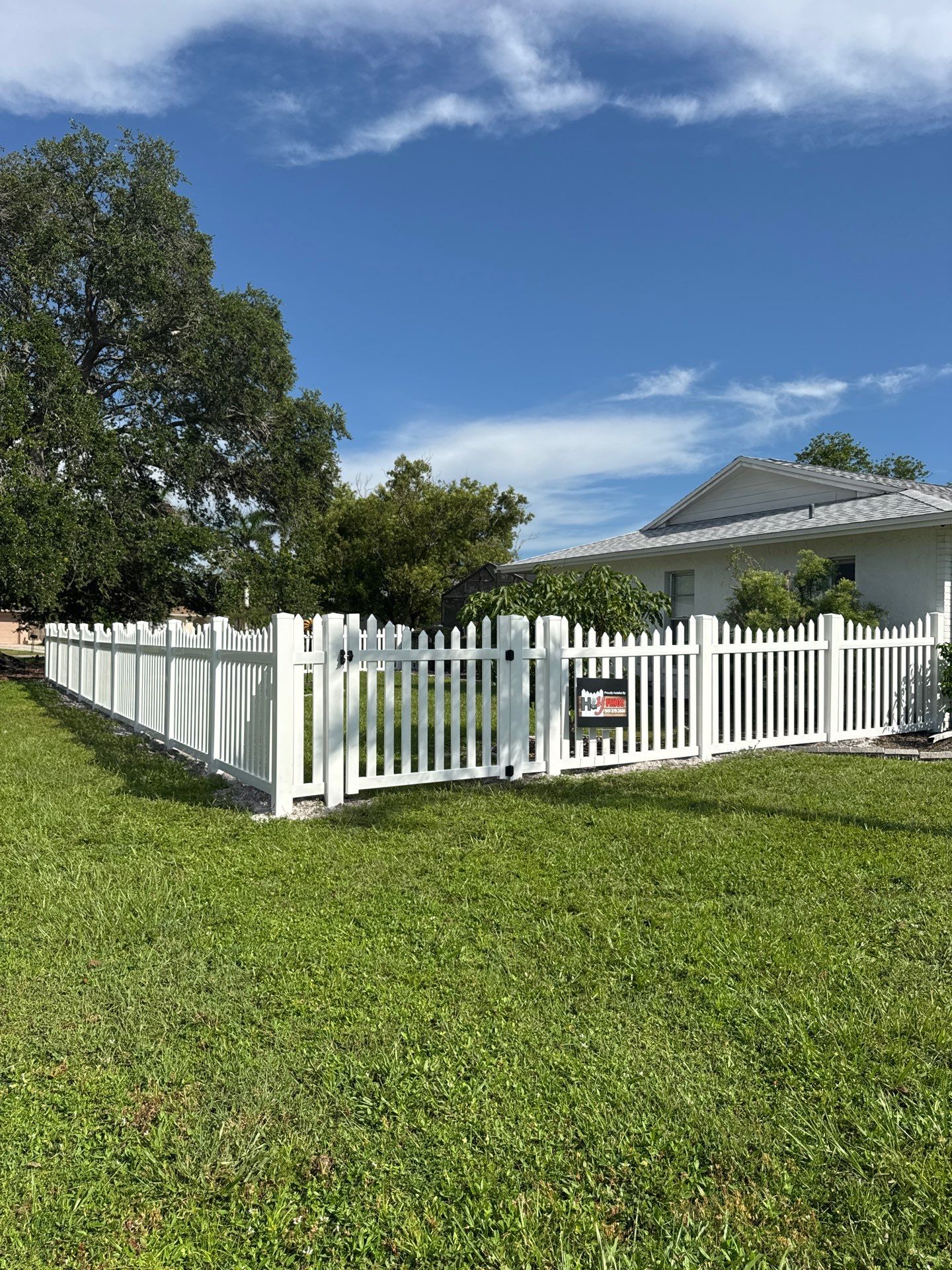 1371 Palmwood Dr  by H&Y Fence