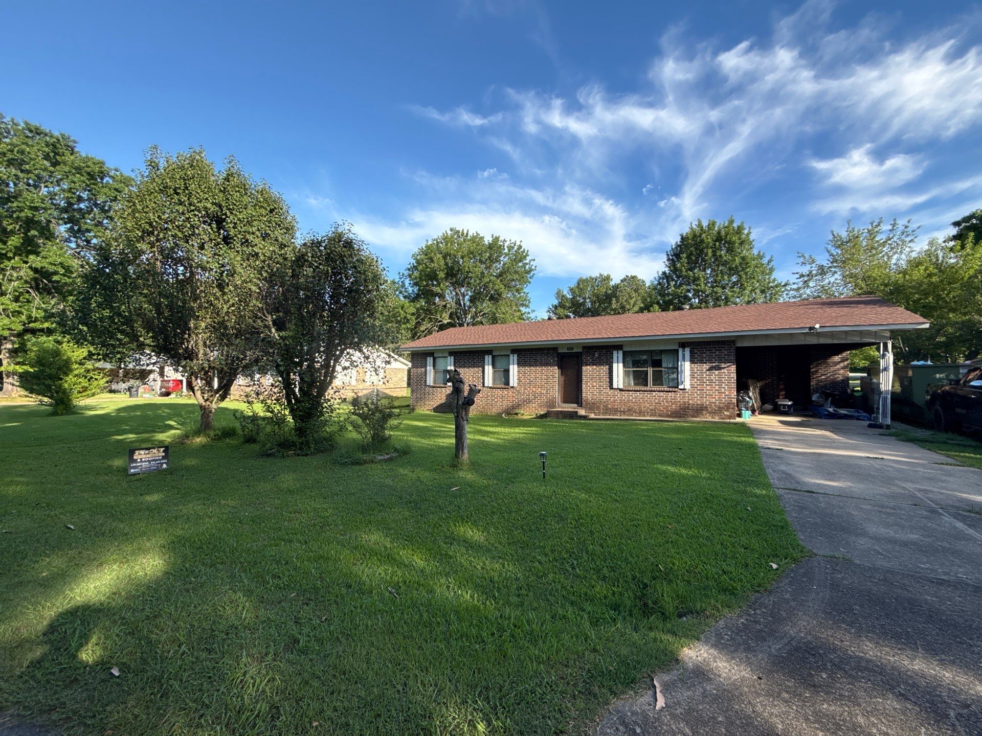 Roof replacement Waldron, AR by In & Out Construction & Remodeling, LLC