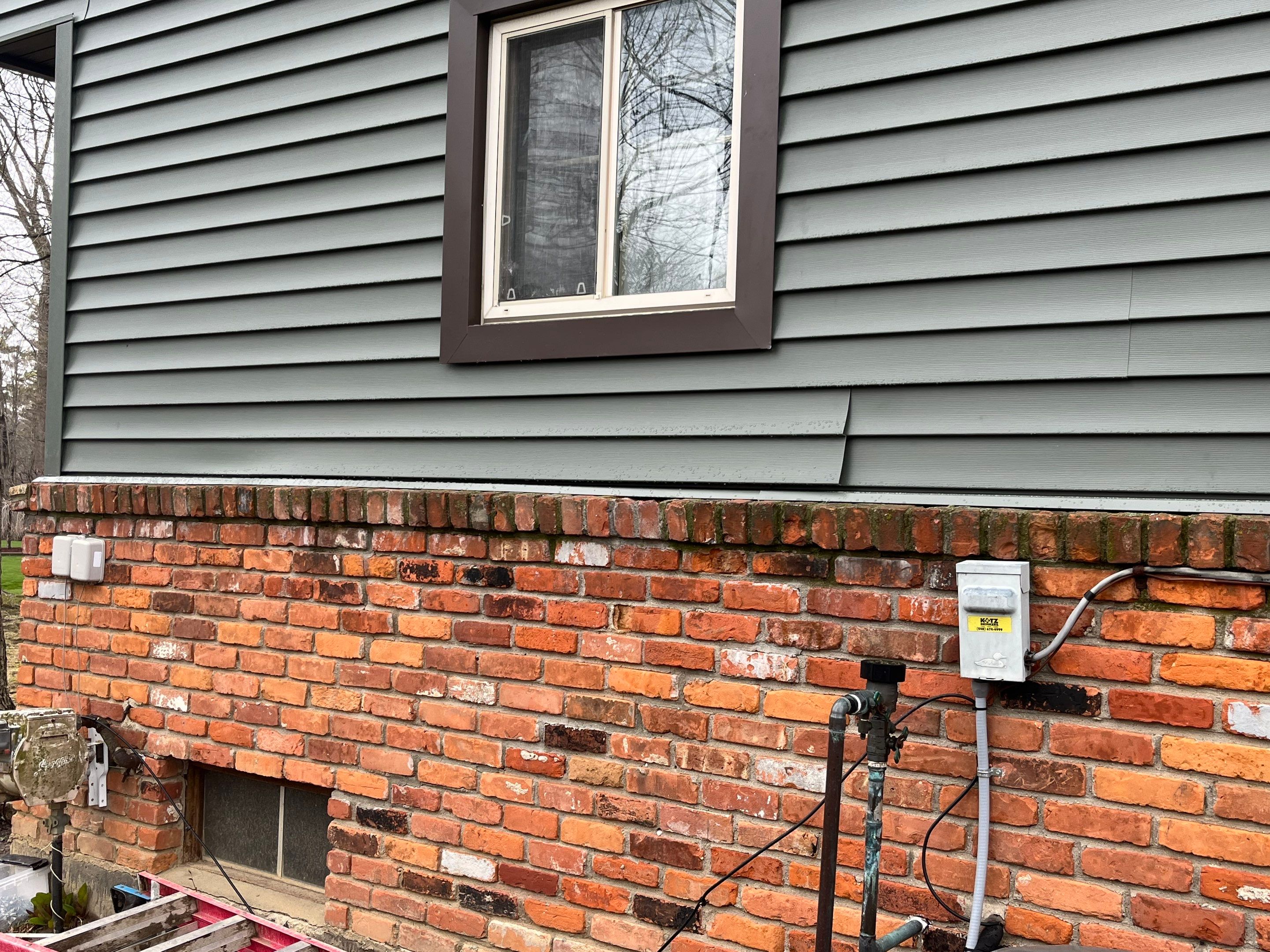 Siding Replacement using Alside Charter Oak D4.5" Deep Moss by 180 Contractors