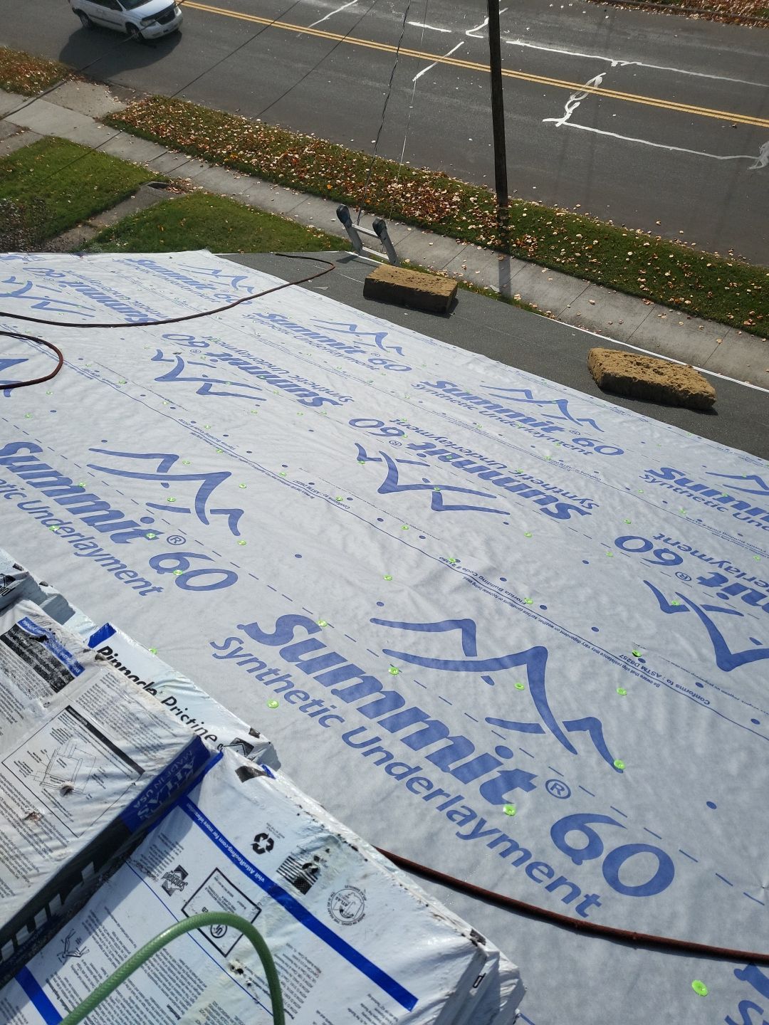 ATLAS PINNACLE COLOR: HEATHERBLEND DRIPE EDGE: WHITE by Eagle Eye Roofing