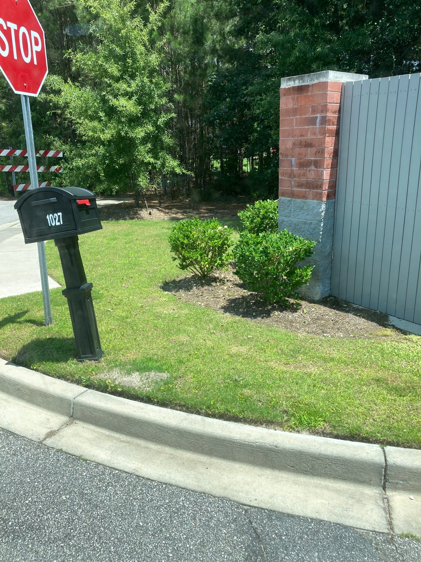 Hedge Trimming - Express Oil Summerville by Hudson Bros Lawn Care LLC