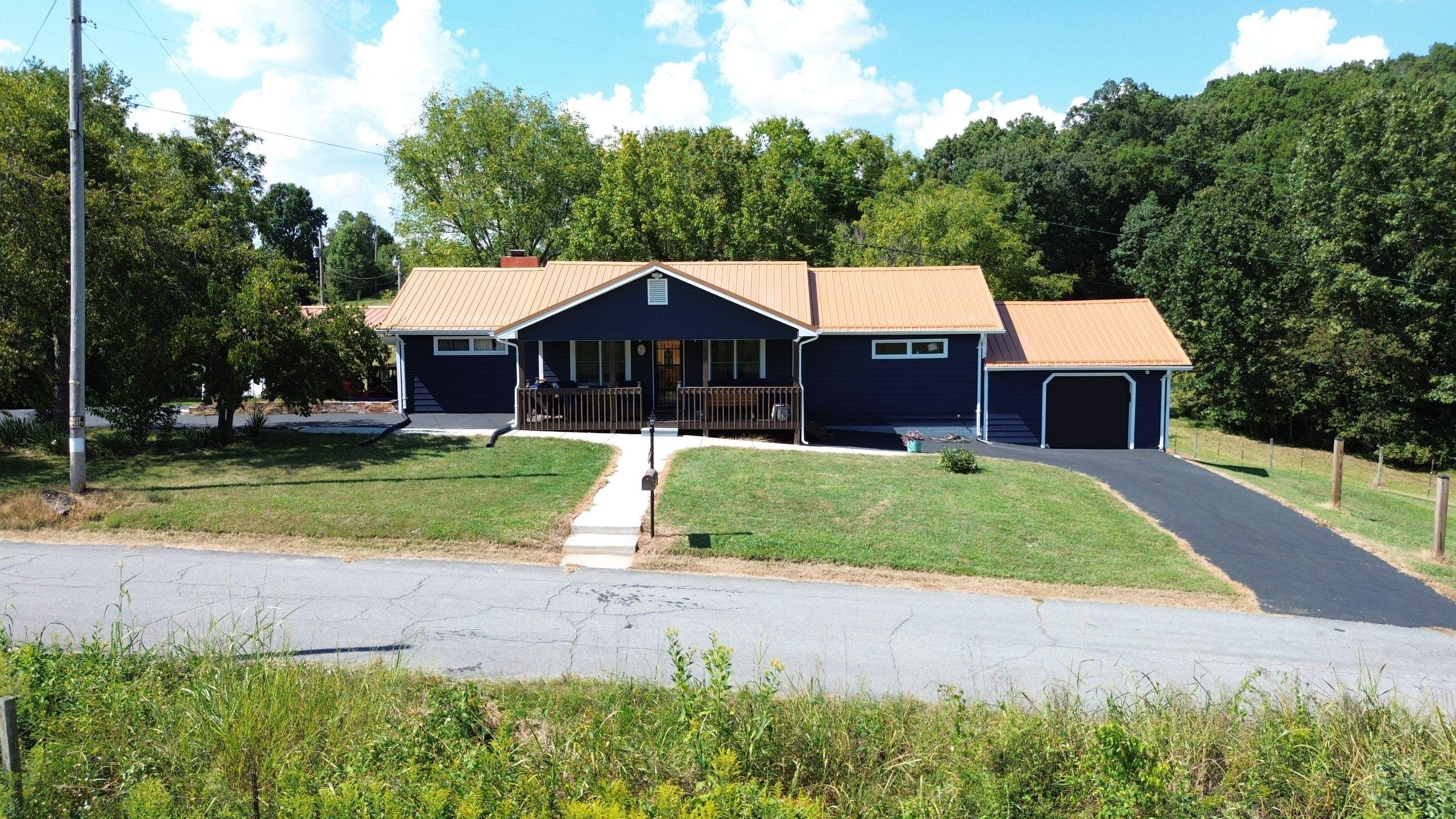 Jones Residence by Omnia Roofing