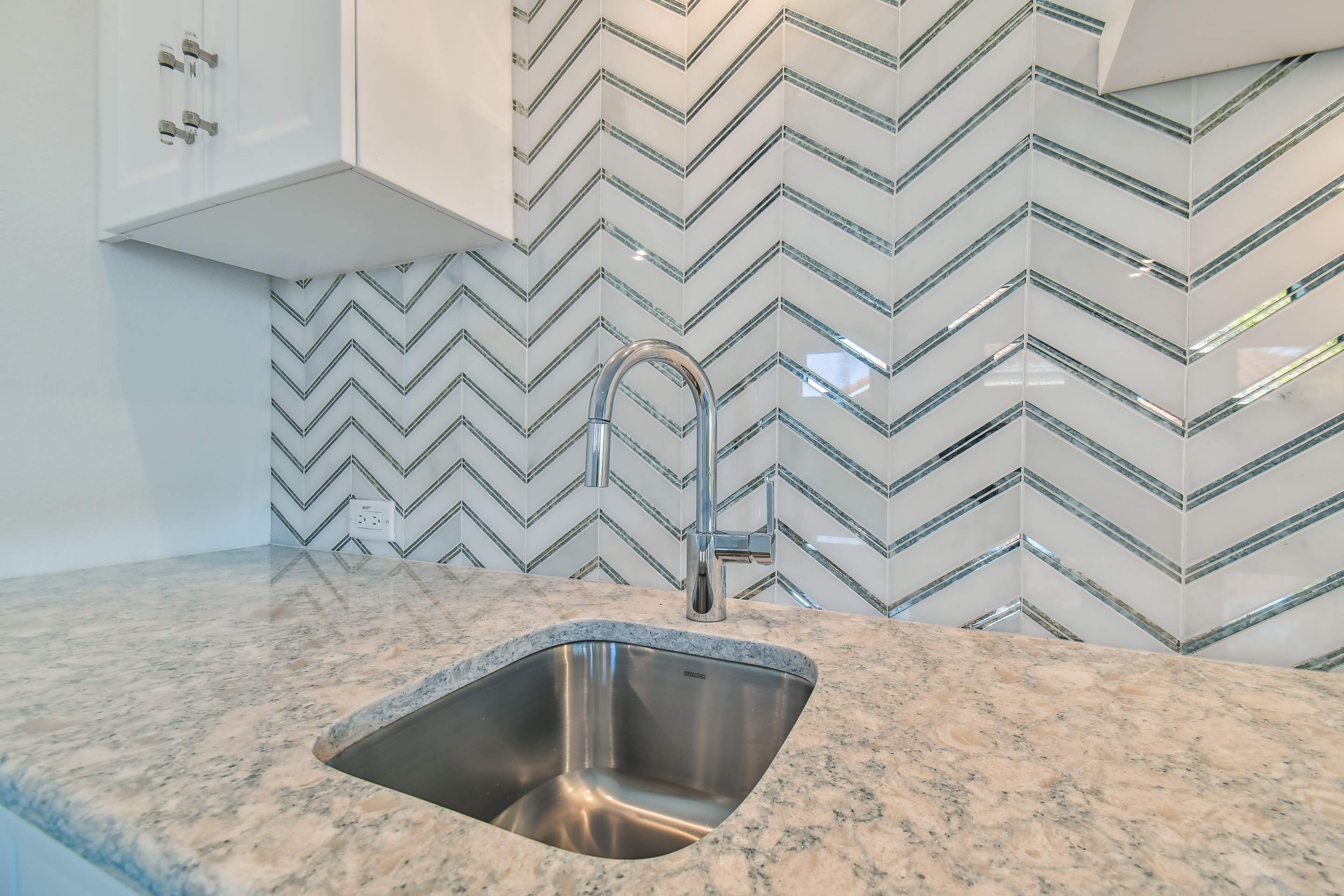 Laguna 1529B by Lyons Heritage Tampa, LLC
