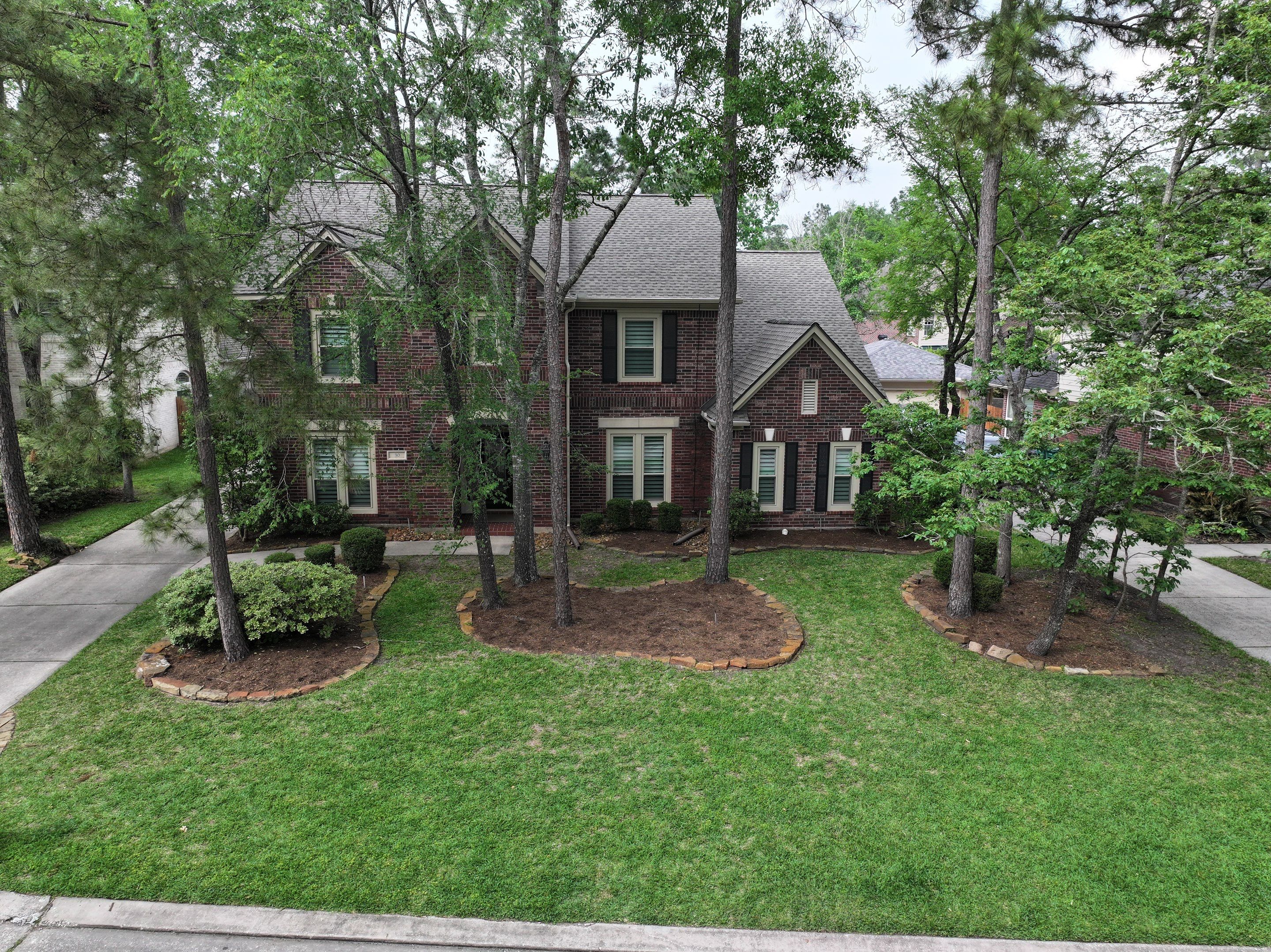 GAF HDZ - Weathered Wood by Elite Roofing LLC