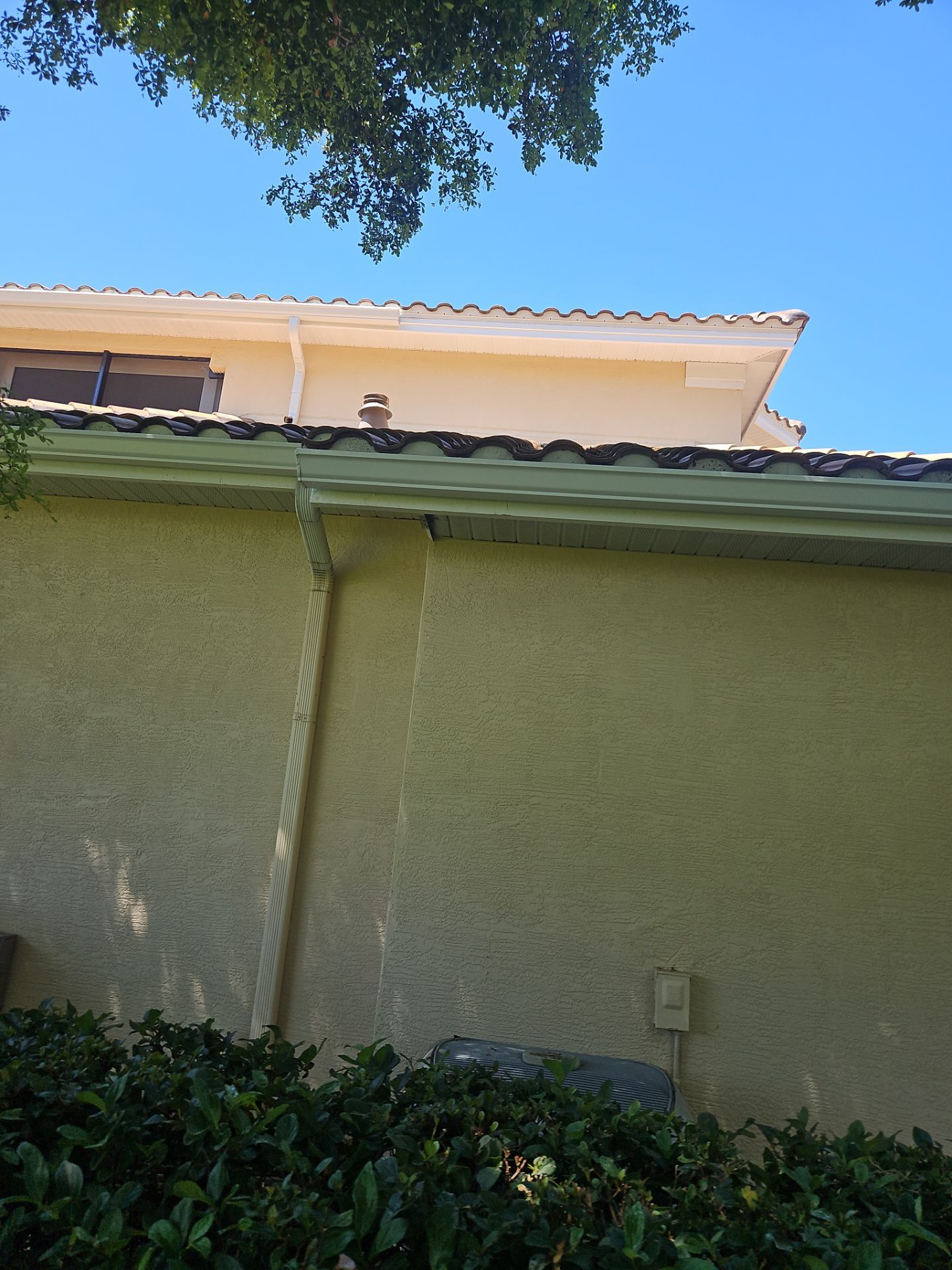 Replace gutter using K-Style Seamless Gutters & Downspouts in Lakewood Ranch, FL  by Gutter Professors