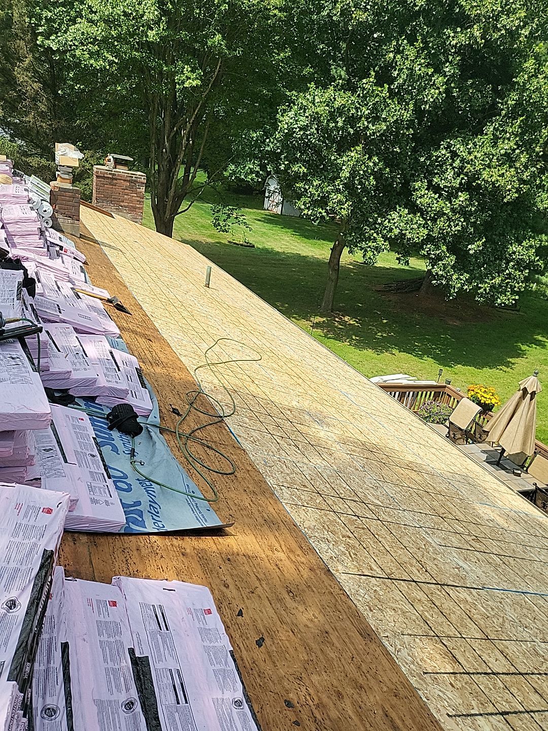 OWENS CORNING COLOR: Onyx Black by Eagle Eye Roofing