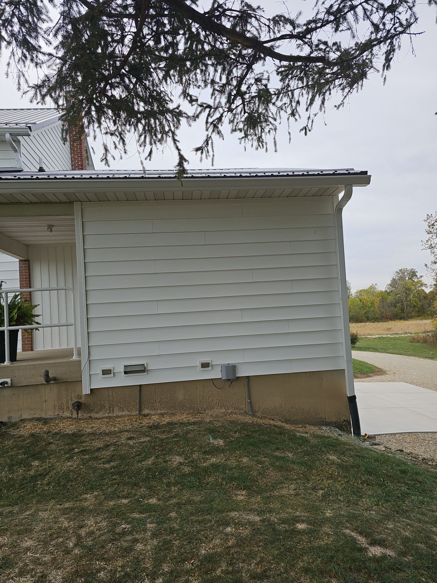 Siding Installation using Mastic 8" white  by Nitro Roofing and Construction