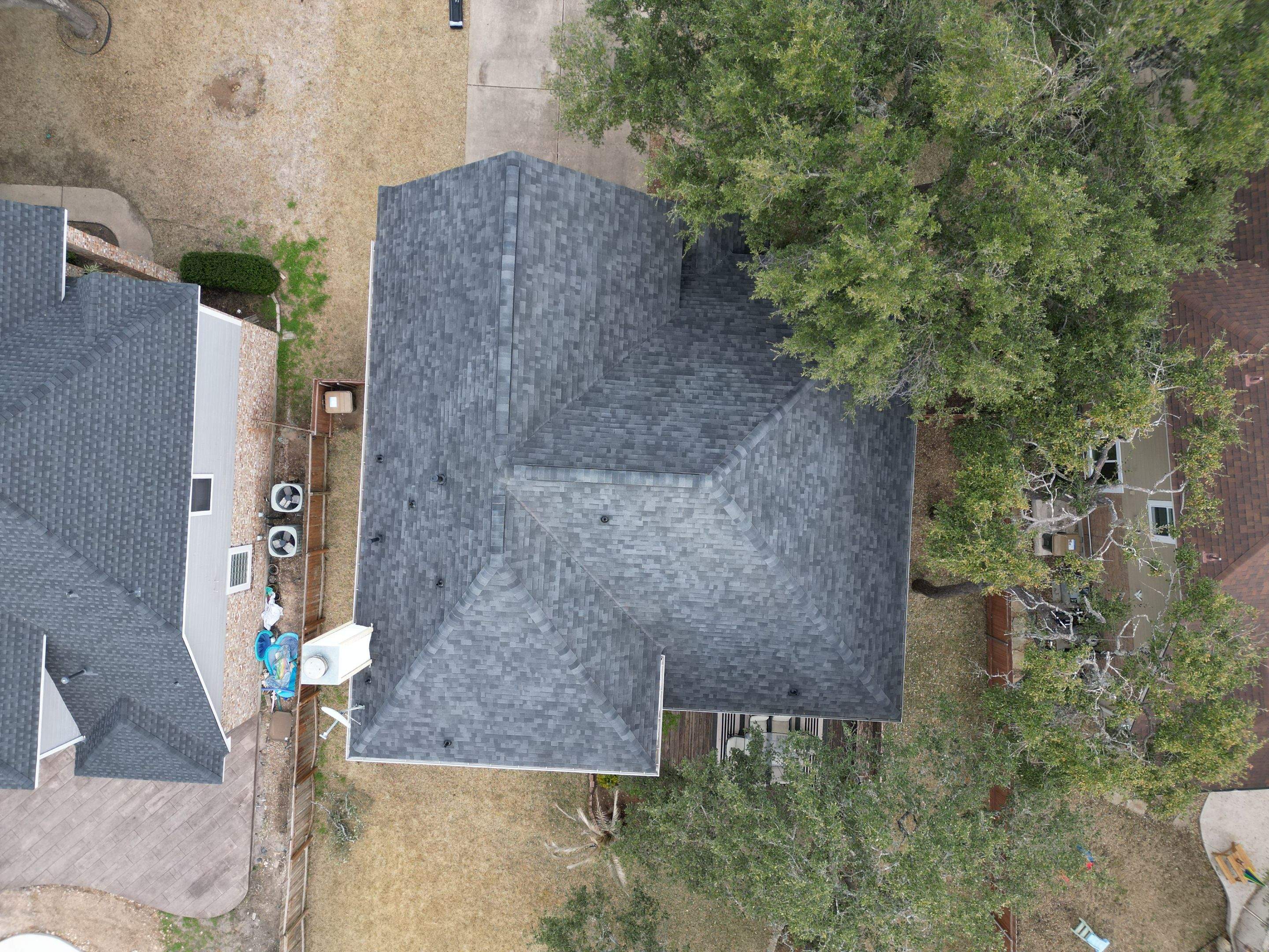 Midnight Black - Malarkey Vista by RoofsOnly.com