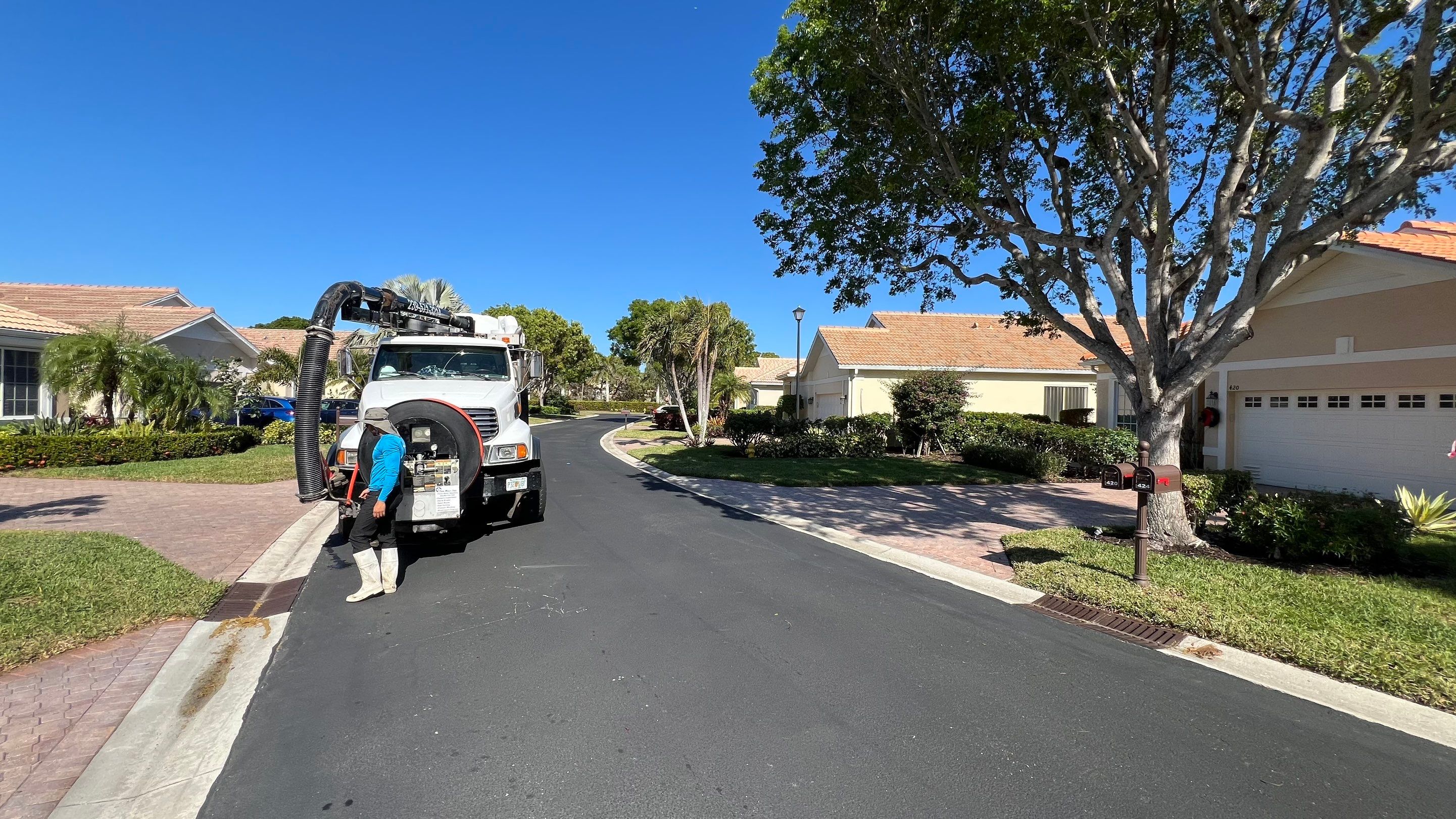 North Naples Neighborhood Catch Basin Cleaning by APS Power & Water
