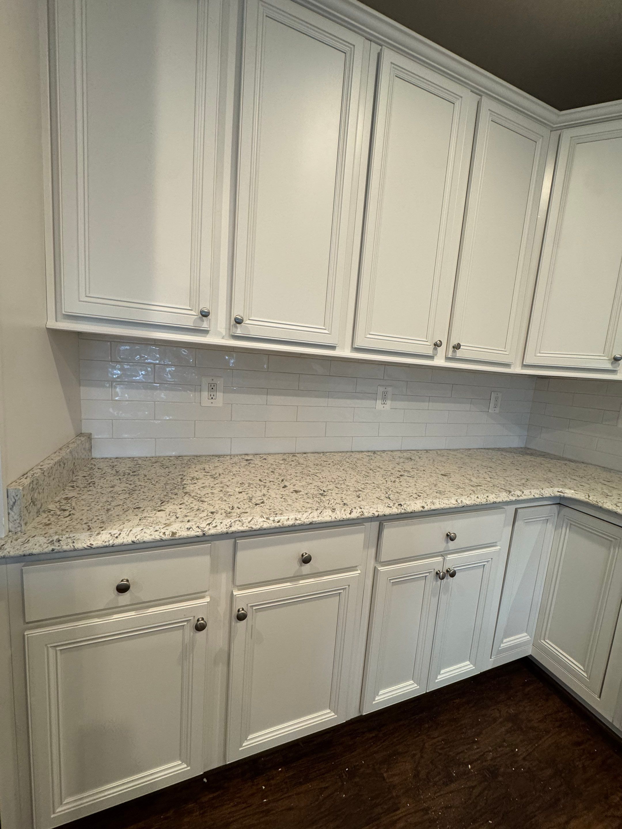 Linaburg Backsplash by Integrity Tile and Home LLC